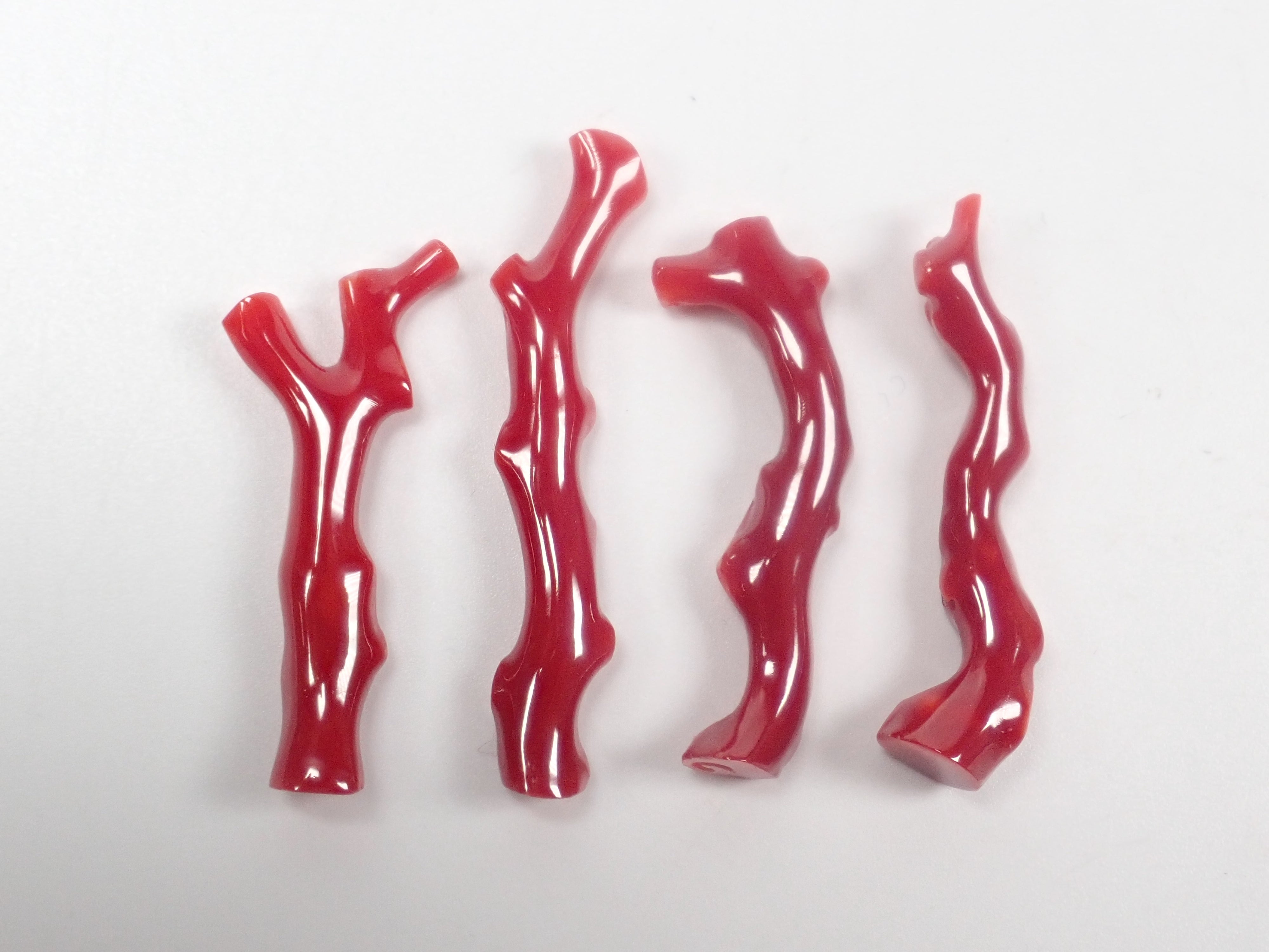 【4/3 22時販売】《限定4石》高知県産血赤珊瑚 枝（原木）1石（3月誕生石、コーラル,平均7.2ct）《複数購入割引有》　