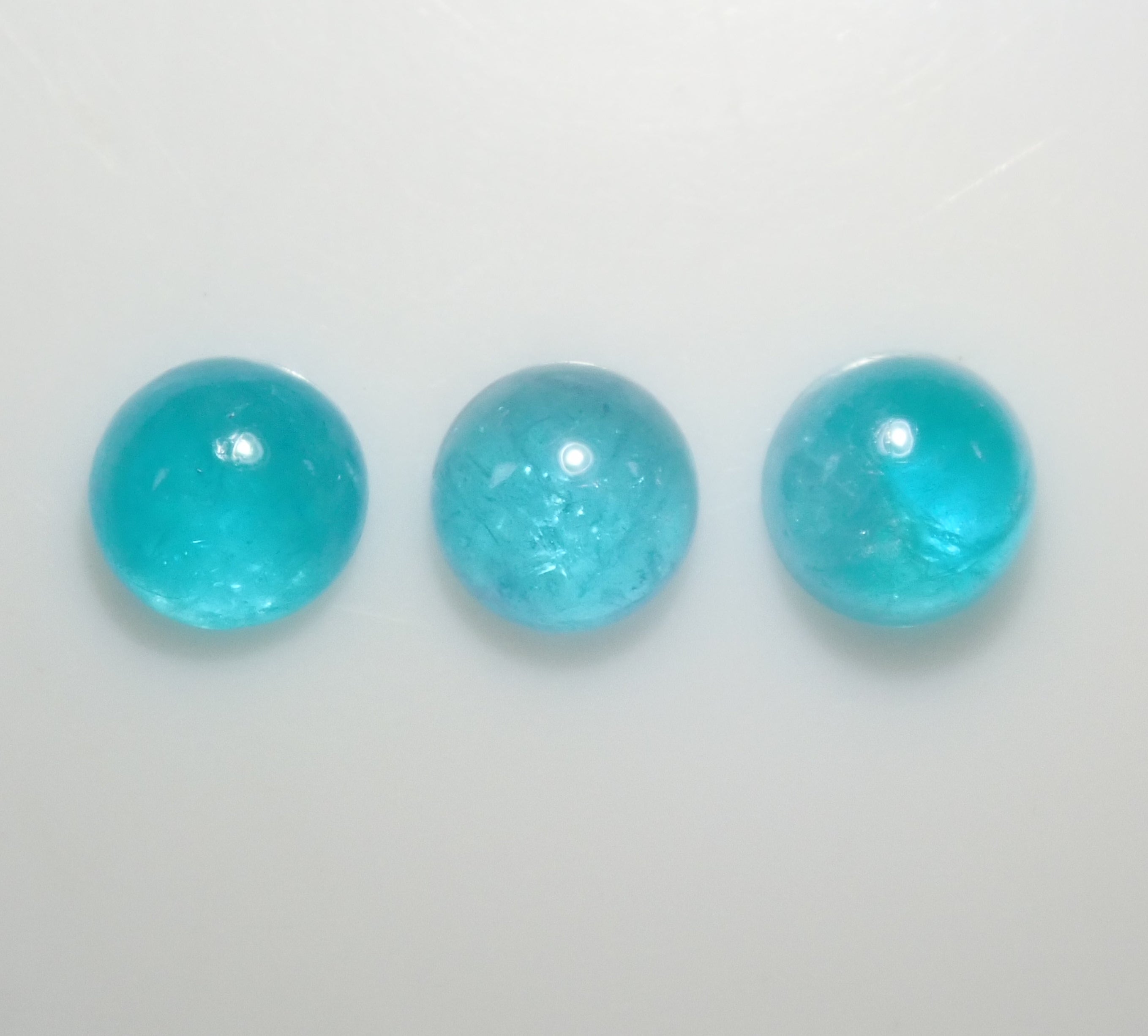 巴西帕拉伊巴碧璽（凸面切割，約2.2毫米）1顆裸石（多件購買可享折扣）