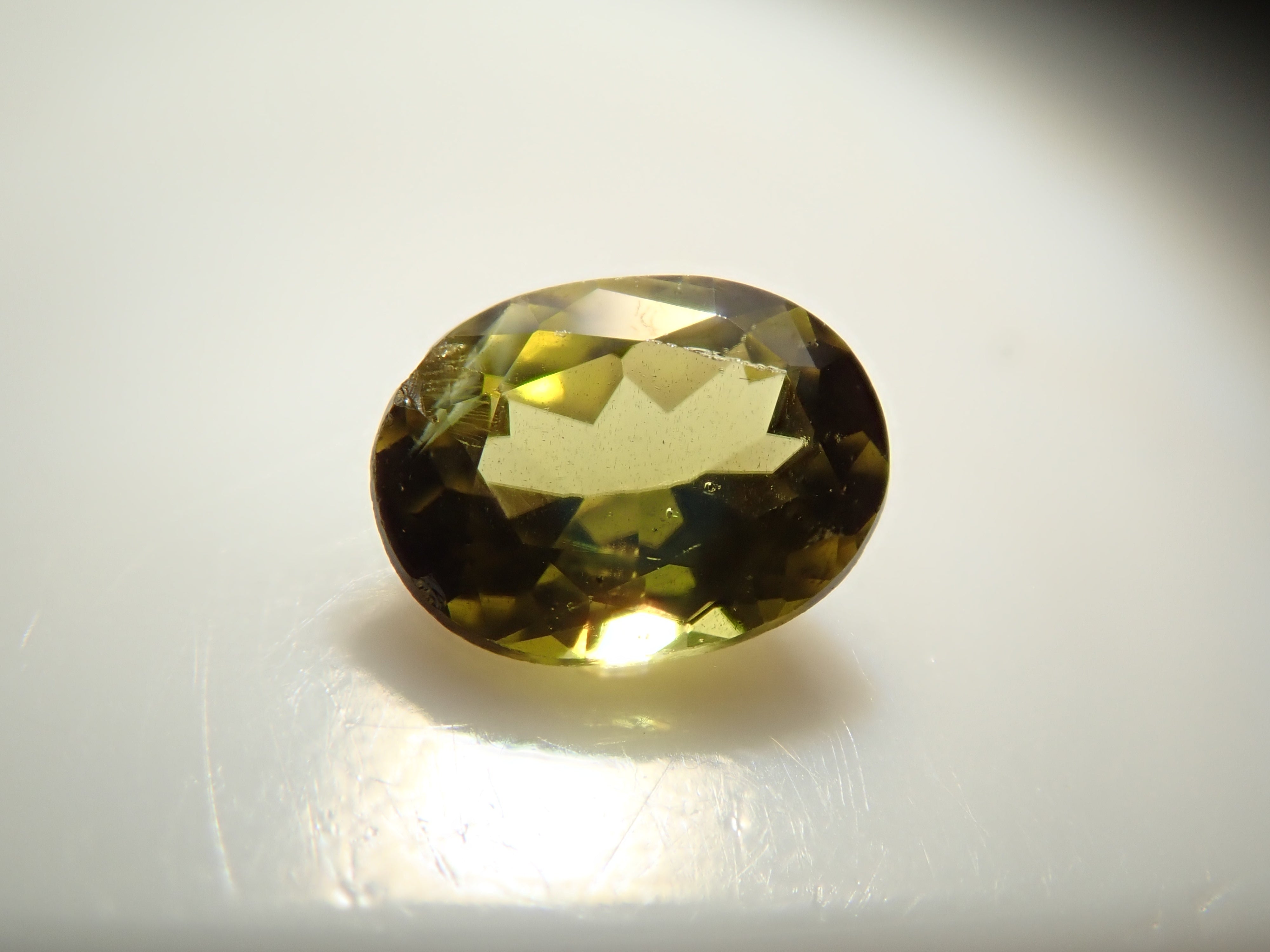 YAG（イットリウムアルミニウムガーネット）1石ルース（カナリー