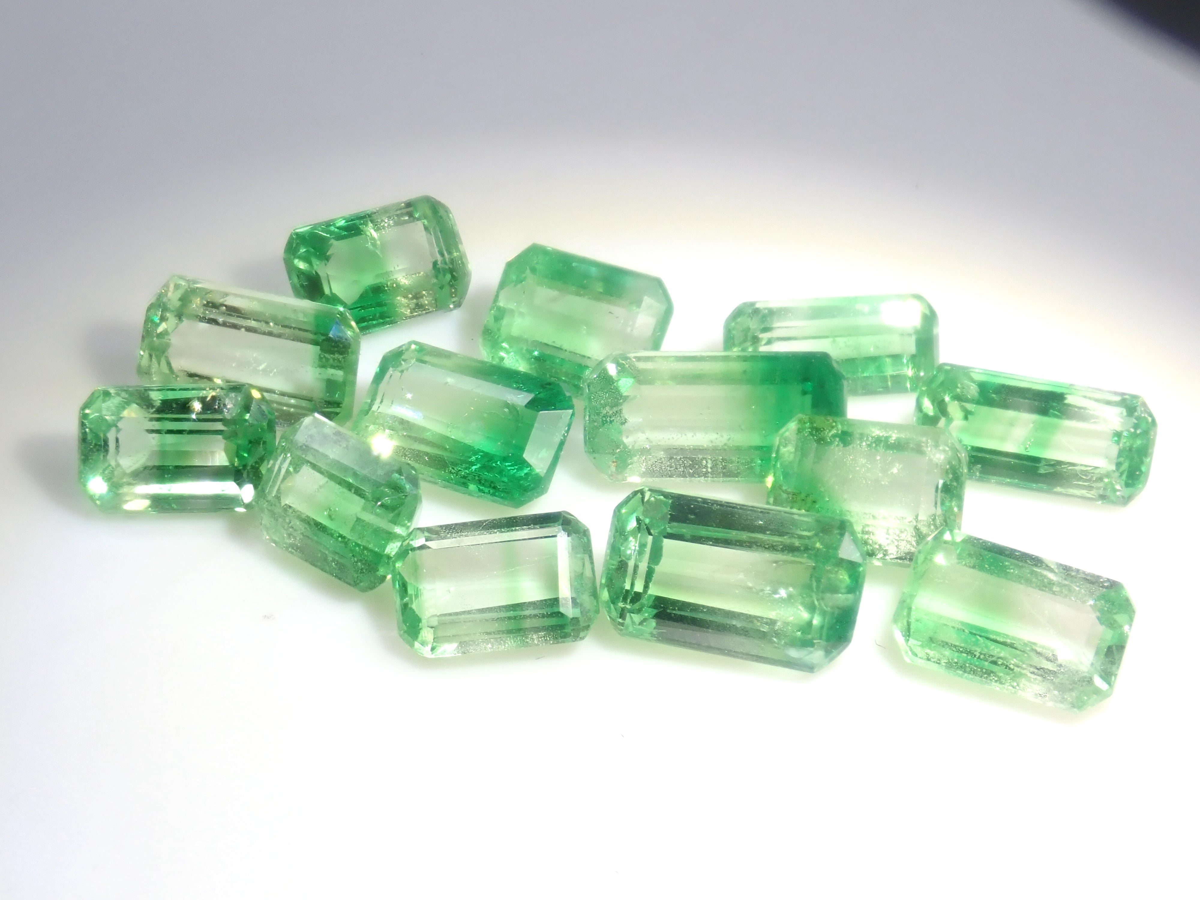 【4/12  22時販売】《限定13石・ツーソン新着》通常29,800円含むケニア産バイカラーグロッシュラーガーネット　平均0.63ct ツーソン新着《複数購入割引有》