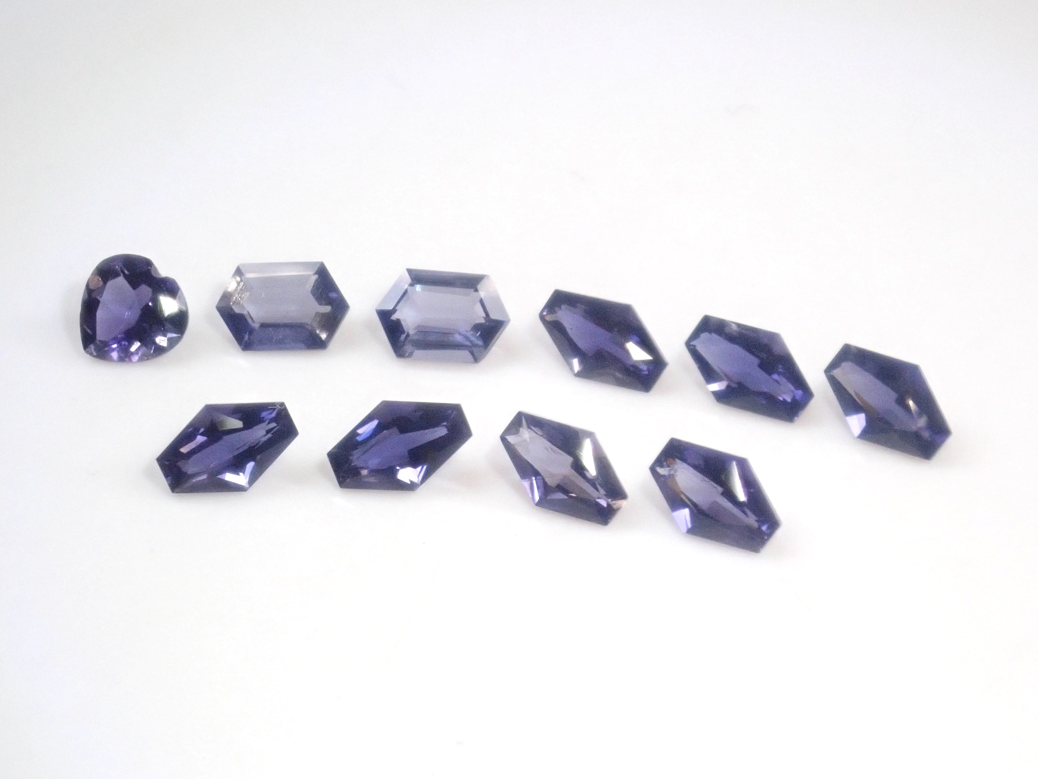 《Limited to 12 Stones》Iolite Gacha including Konpeito-cut Golden Iolite, normally 27,800 yen (with a bonus cut by Mr. Sanje)《Multiple Purchase Discount Available》