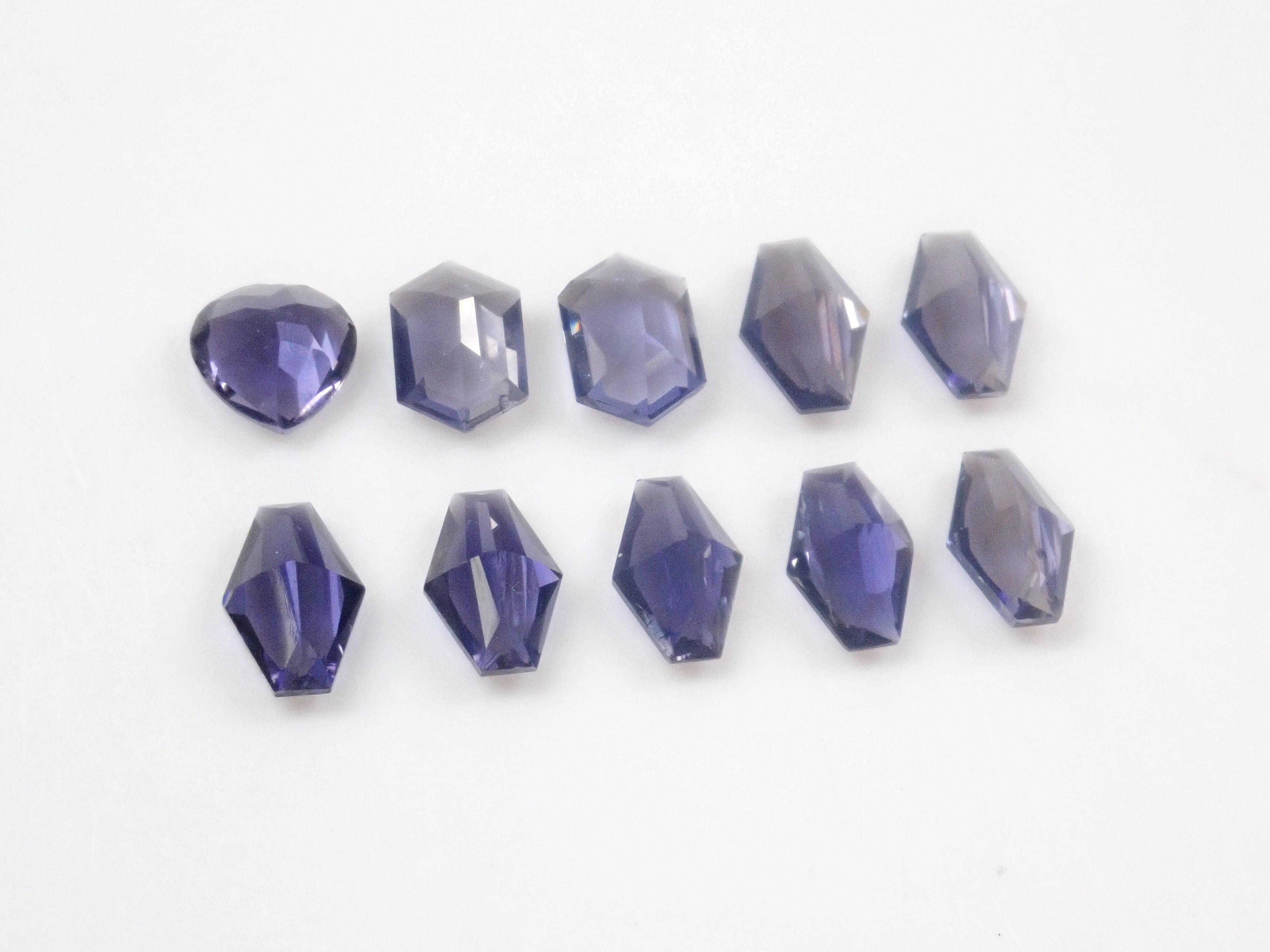 《Limited to 12 Stones》Iolite Gacha including Konpeito-cut Golden Iolite, normally 27,800 yen (with a bonus cut by Mr. Sanje)《Multiple Purchase Discount Available》