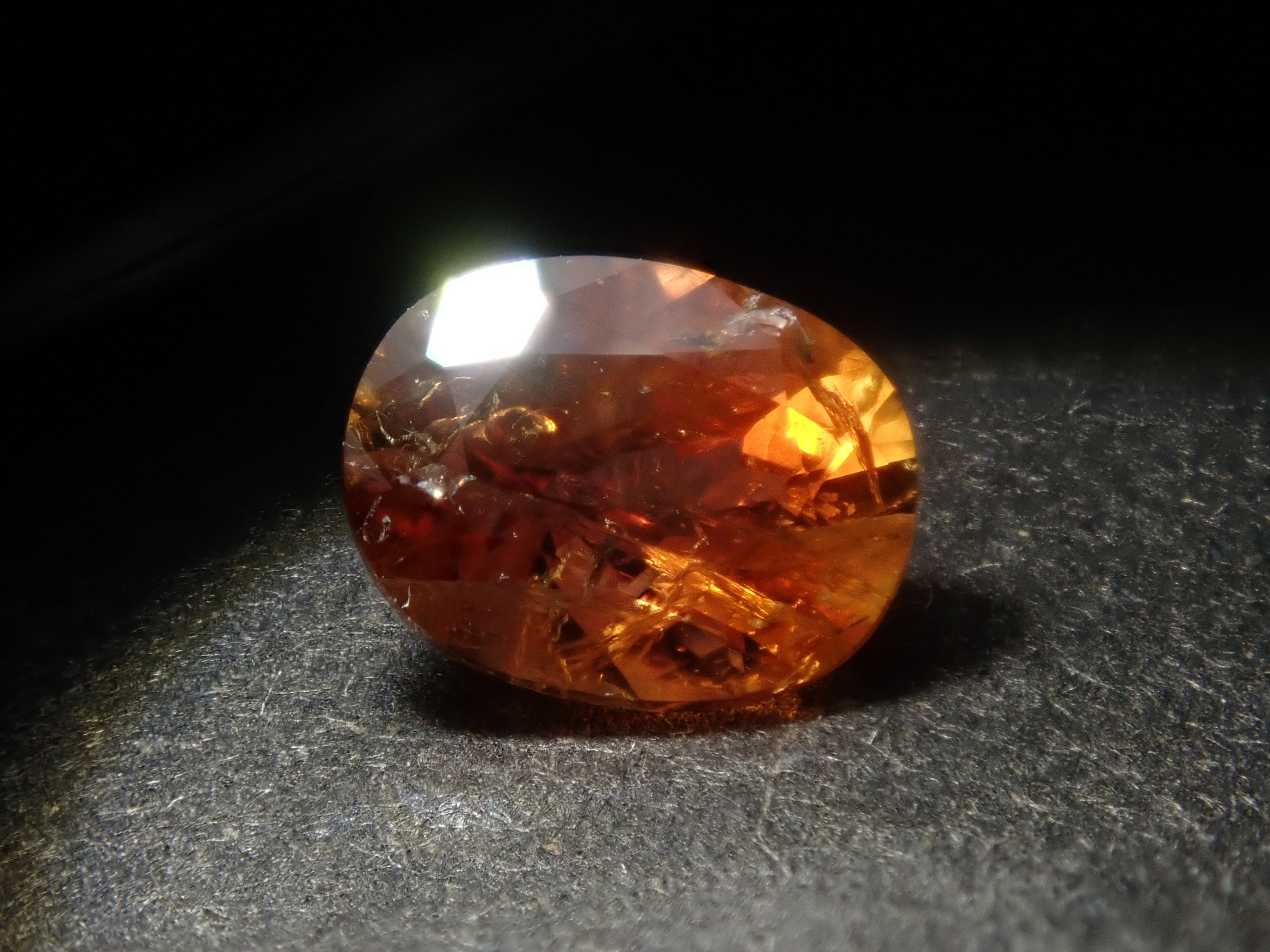 《Limited to 12 Stones》Iolite Gacha including Konpeito-cut Golden Iolite, normally 27,800 yen (with a bonus cut by Mr. Sanje)《Multiple Purchase Discount Available》
