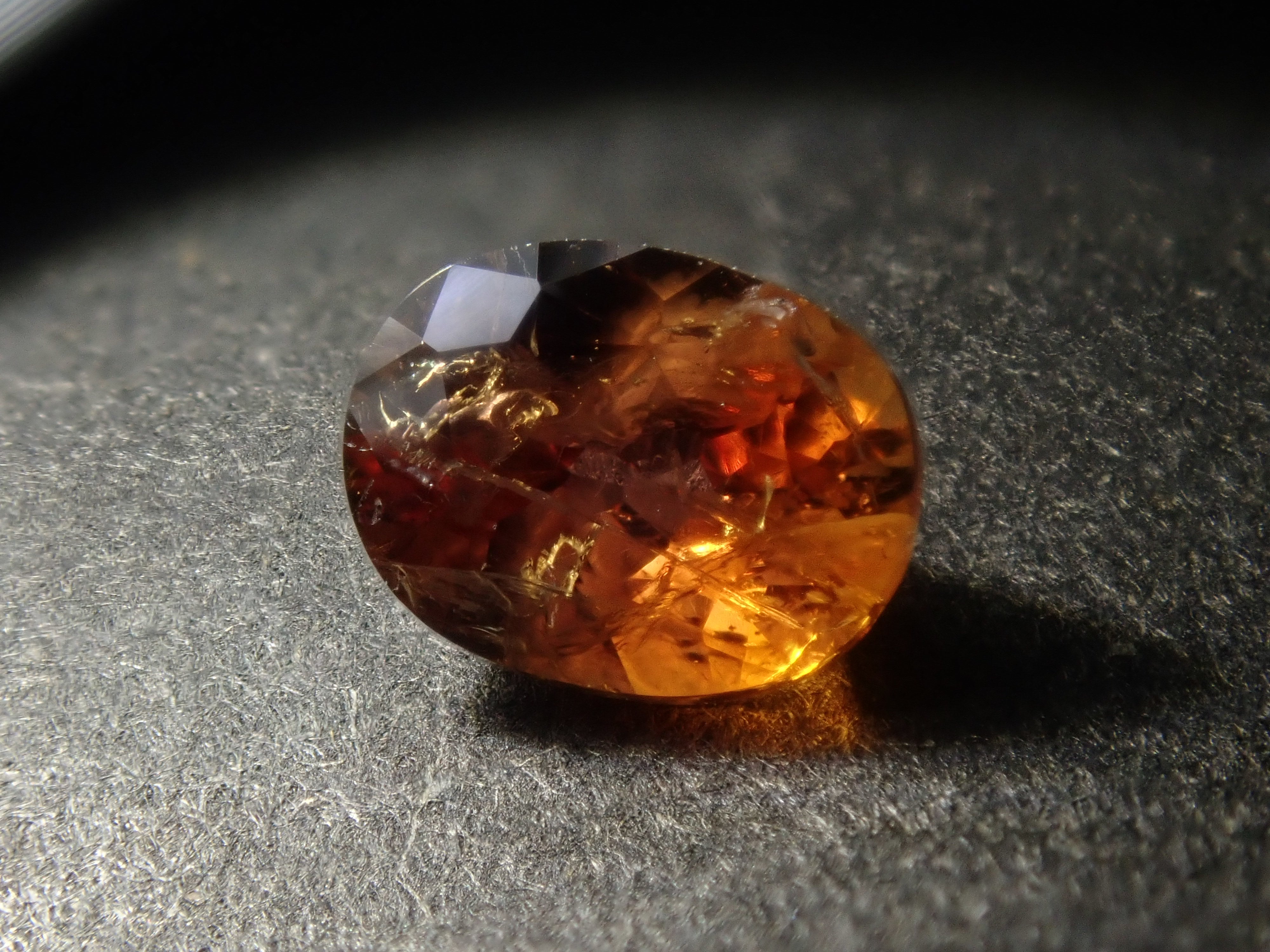《Limited to 12 Stones》Iolite Gacha including Konpeito-cut Golden Iolite, normally 27,800 yen (with a bonus cut by Mr. Sanje)《Multiple Purchase Discount Available》