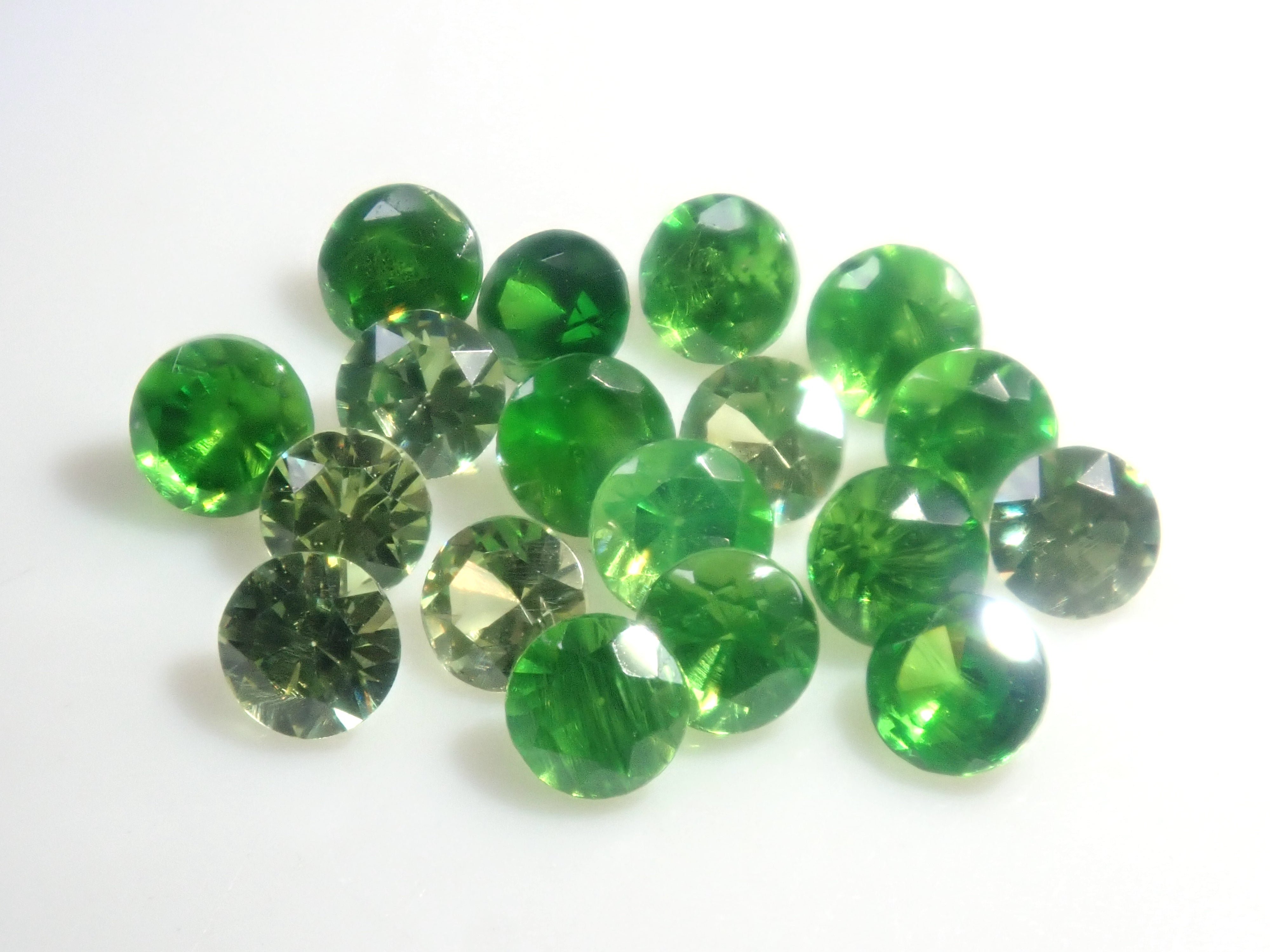 【4/11  22時販売】《限定22石》通常69,800円のロシア産美しいホーステールインクルージョン入り含むデマントイドガーネットガチャ《複数購入割引有》