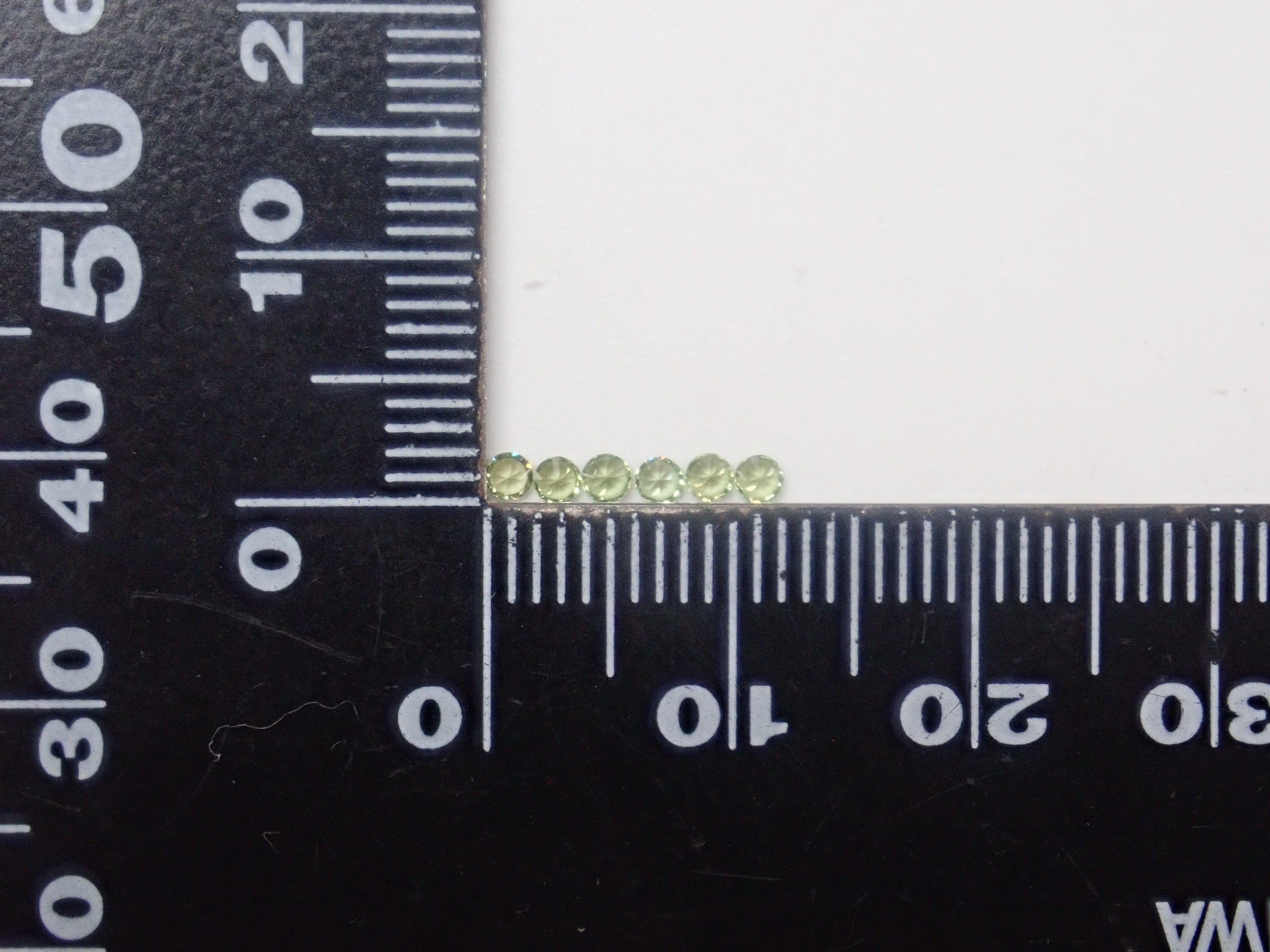 【4/11  22時販売】《限定22石》通常69,800円のロシア産美しいホーステールインクルージョン入り含むデマントイドガーネットガチャ《複数購入割引有》