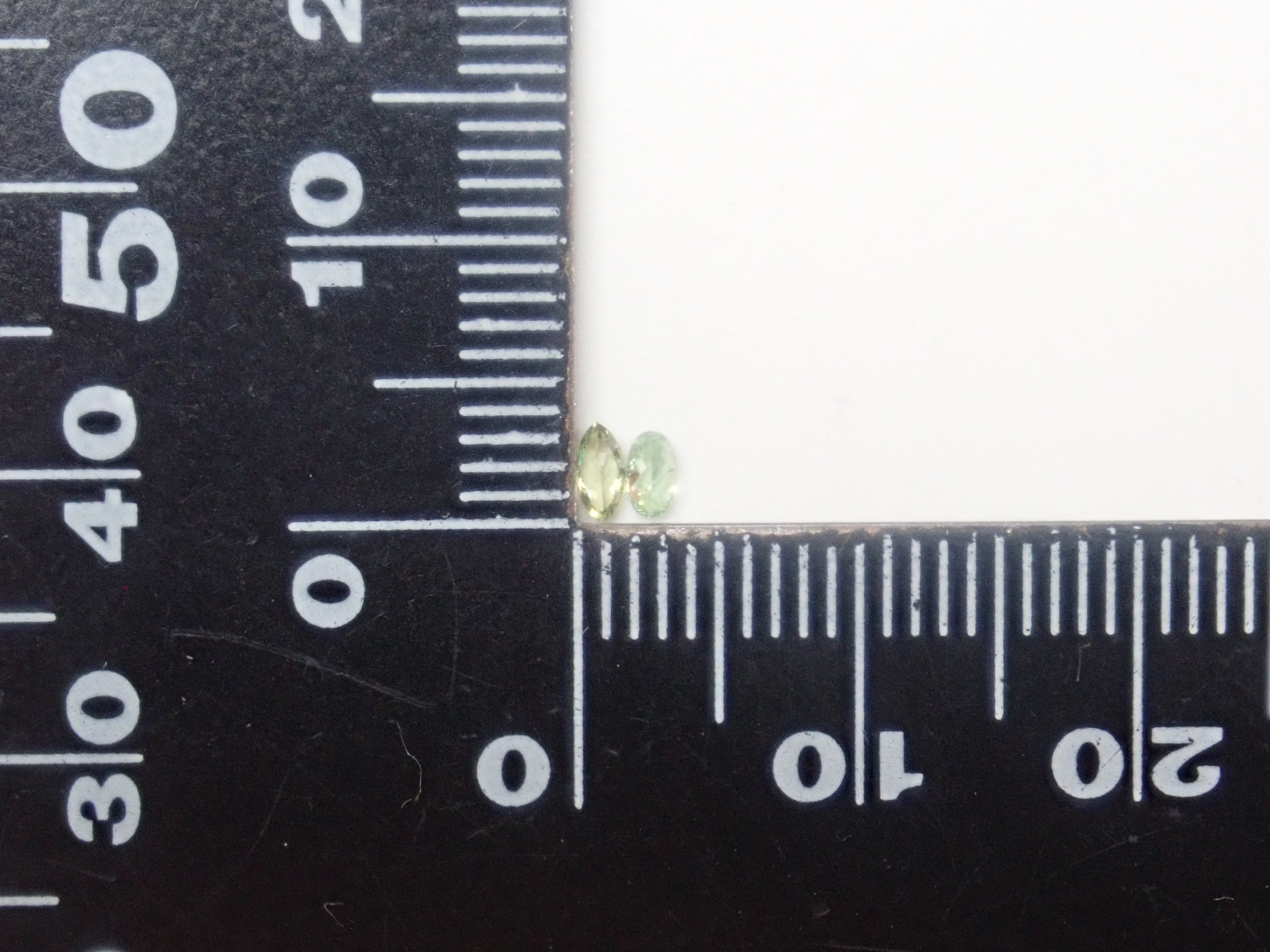 【4/11  22時販売】《限定22石》通常69,800円のロシア産美しいホーステールインクルージョン入り含むデマントイドガーネットガチャ《複数購入割引有》