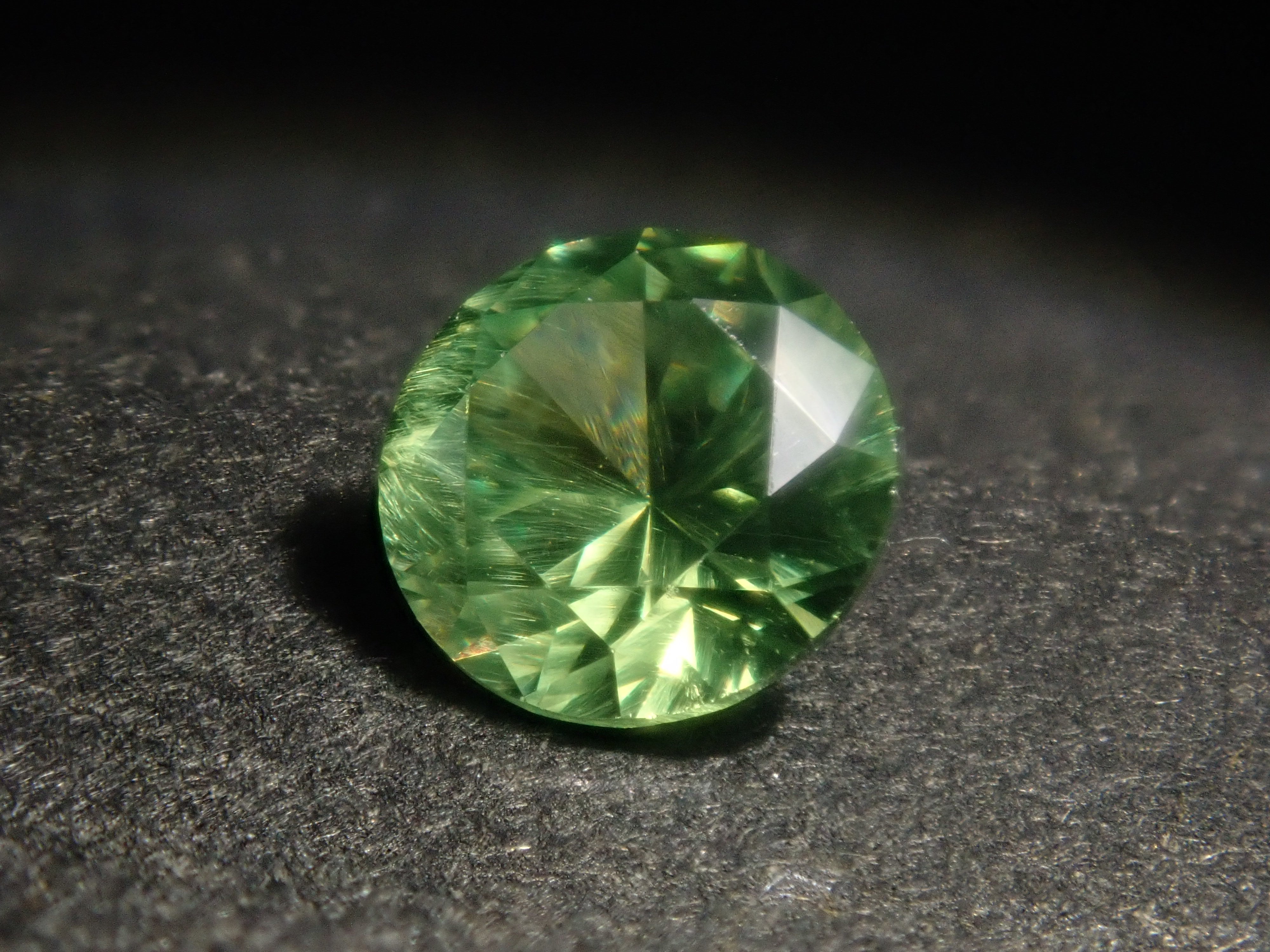 【4/11  22時販売】《限定22石》通常69,800円のロシア産美しいホーステールインクルージョン入り含むデマントイドガーネットガチャ《複数購入割引有》