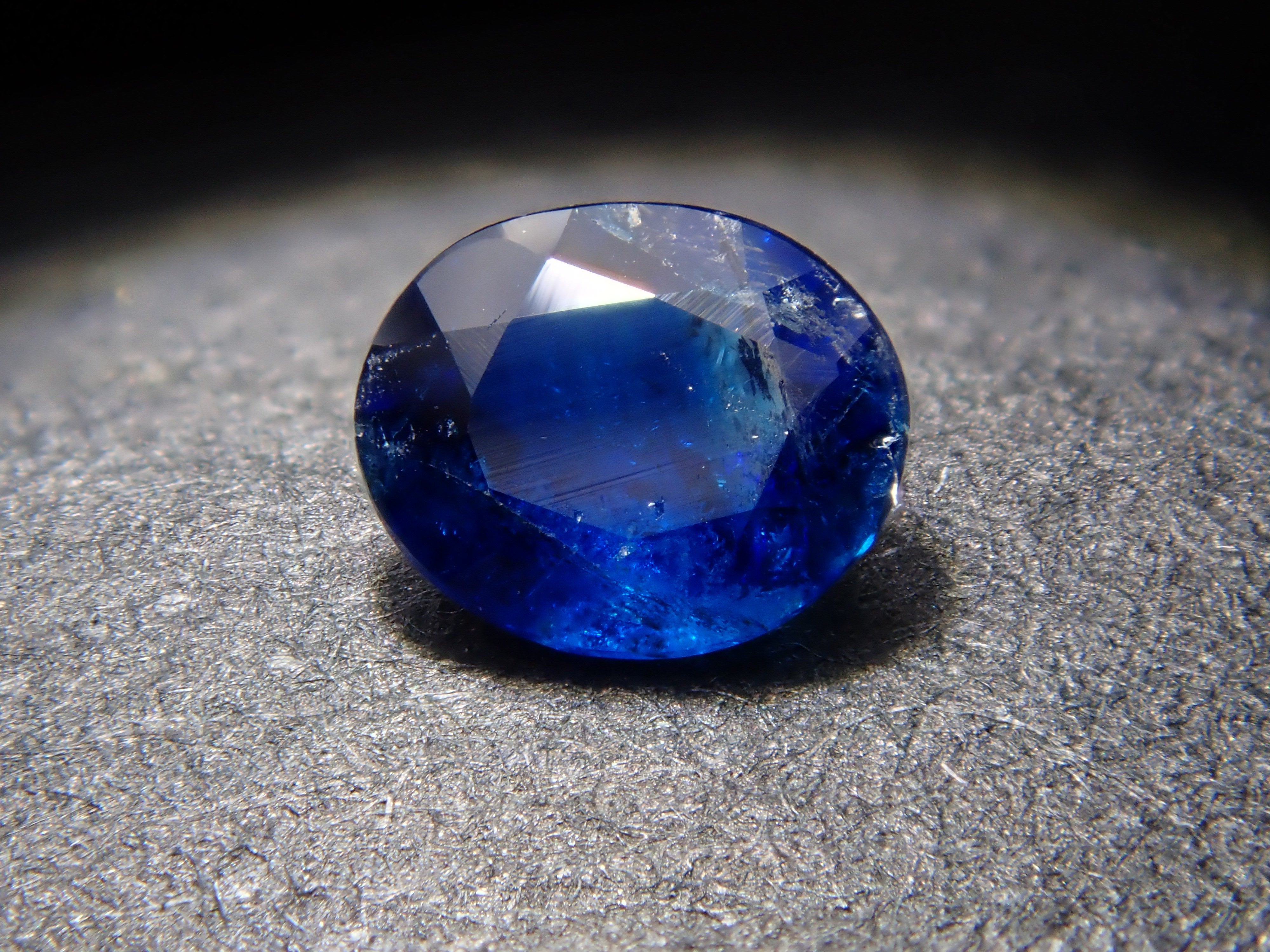 ジンバブエ産ユークレース 0.113ctルース