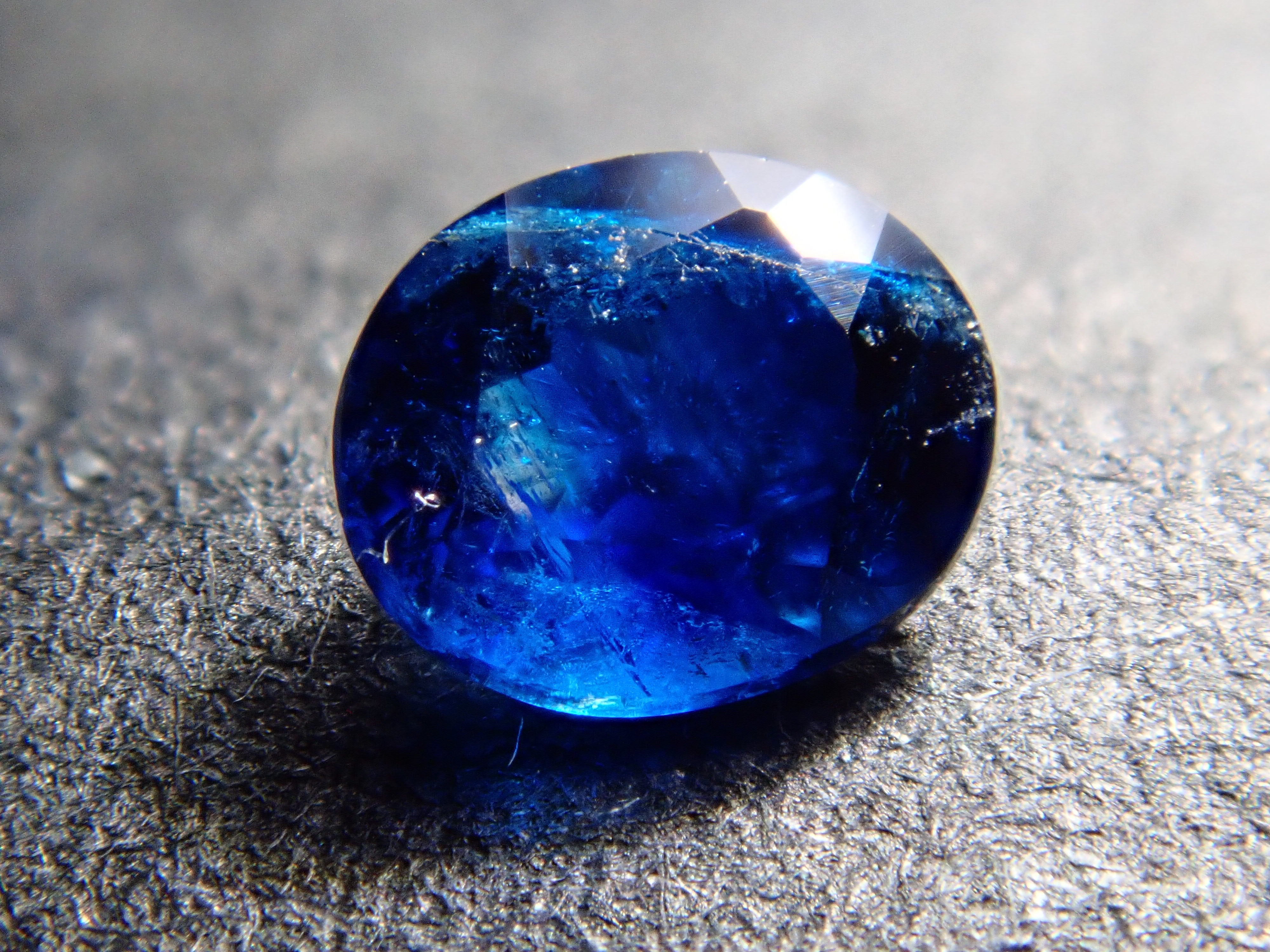 ジンバブエ産ユークレース 0.113ctルース