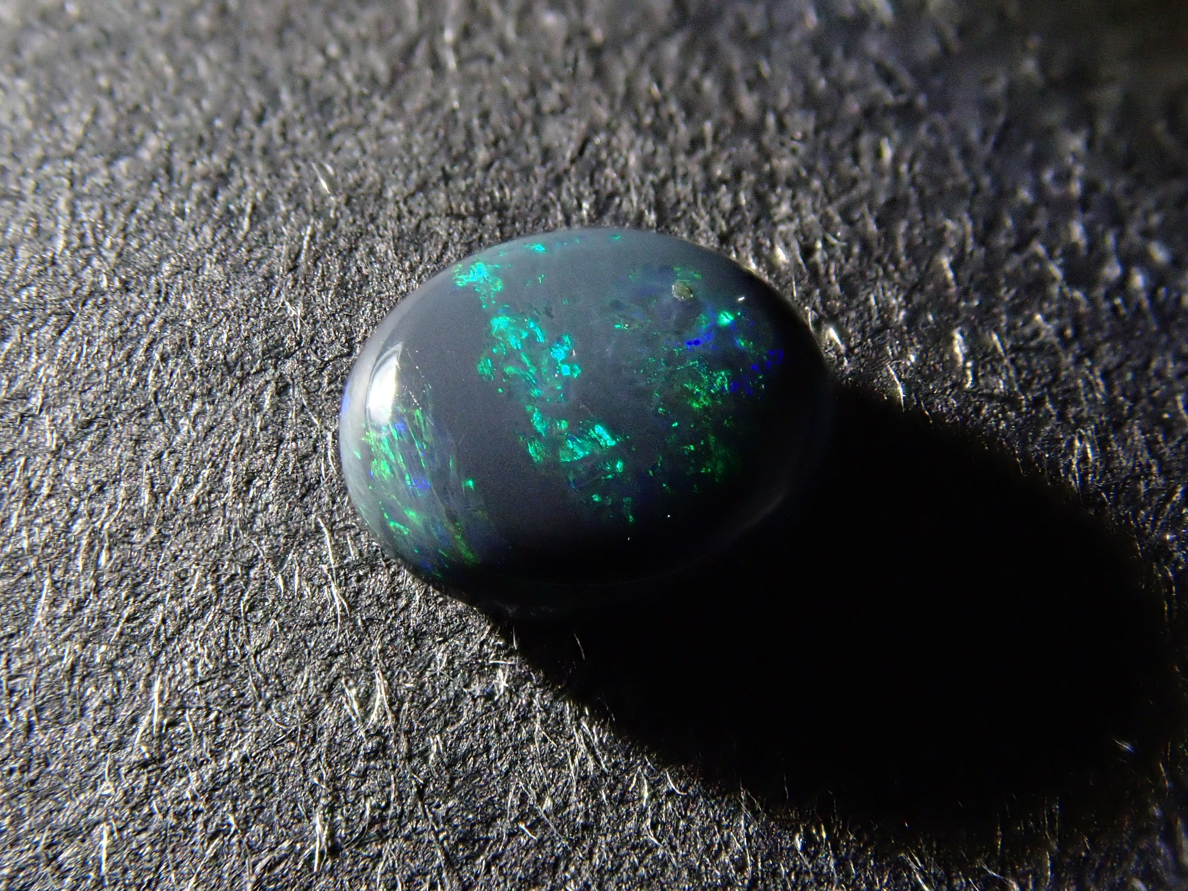 【12562585掲載】オーストラリア産ブラックオパール 0.310ctルース