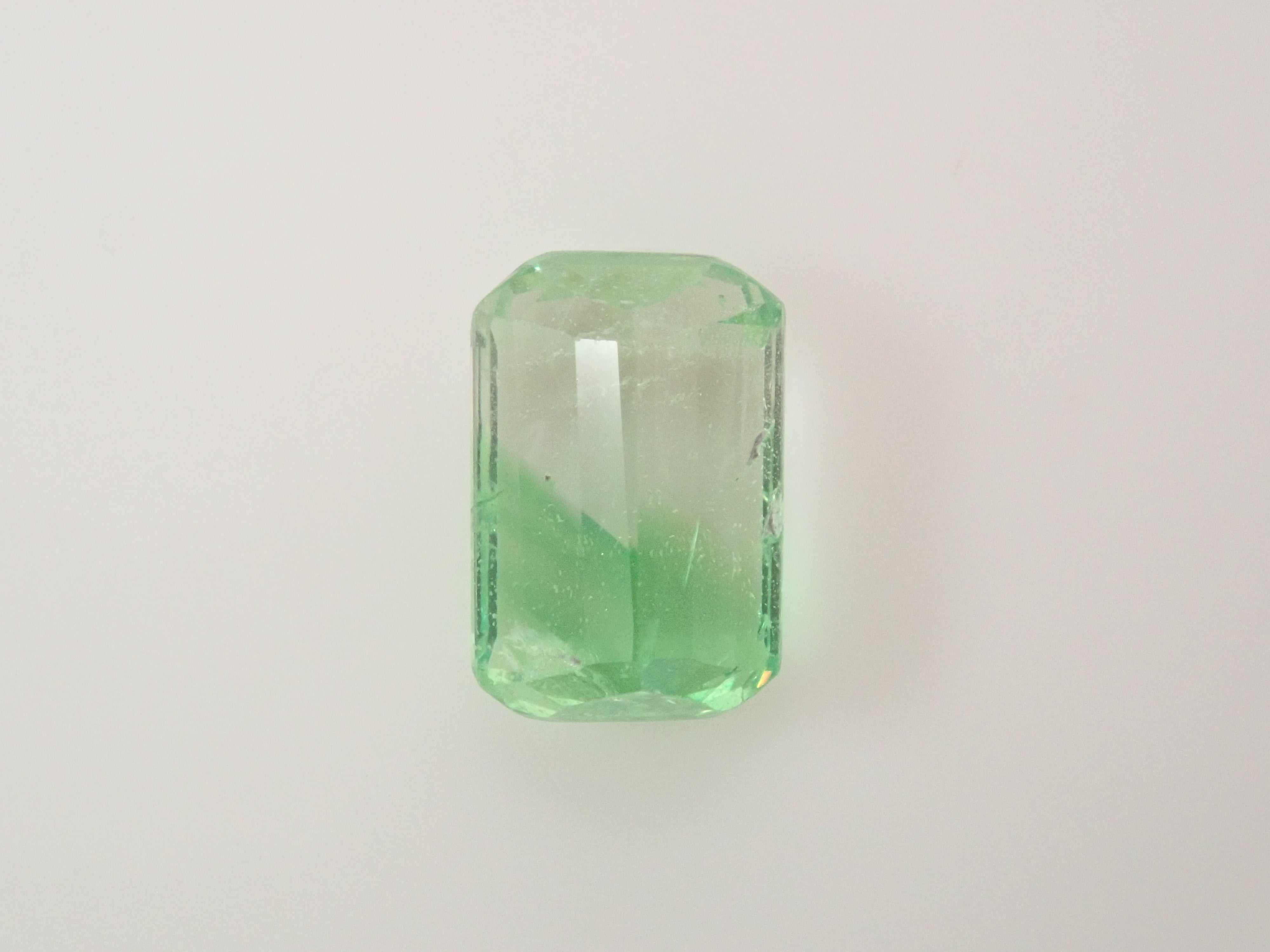 【12562577掲載】ケニア産バイカラーグロッシュラーガーネット 0.790ctルース