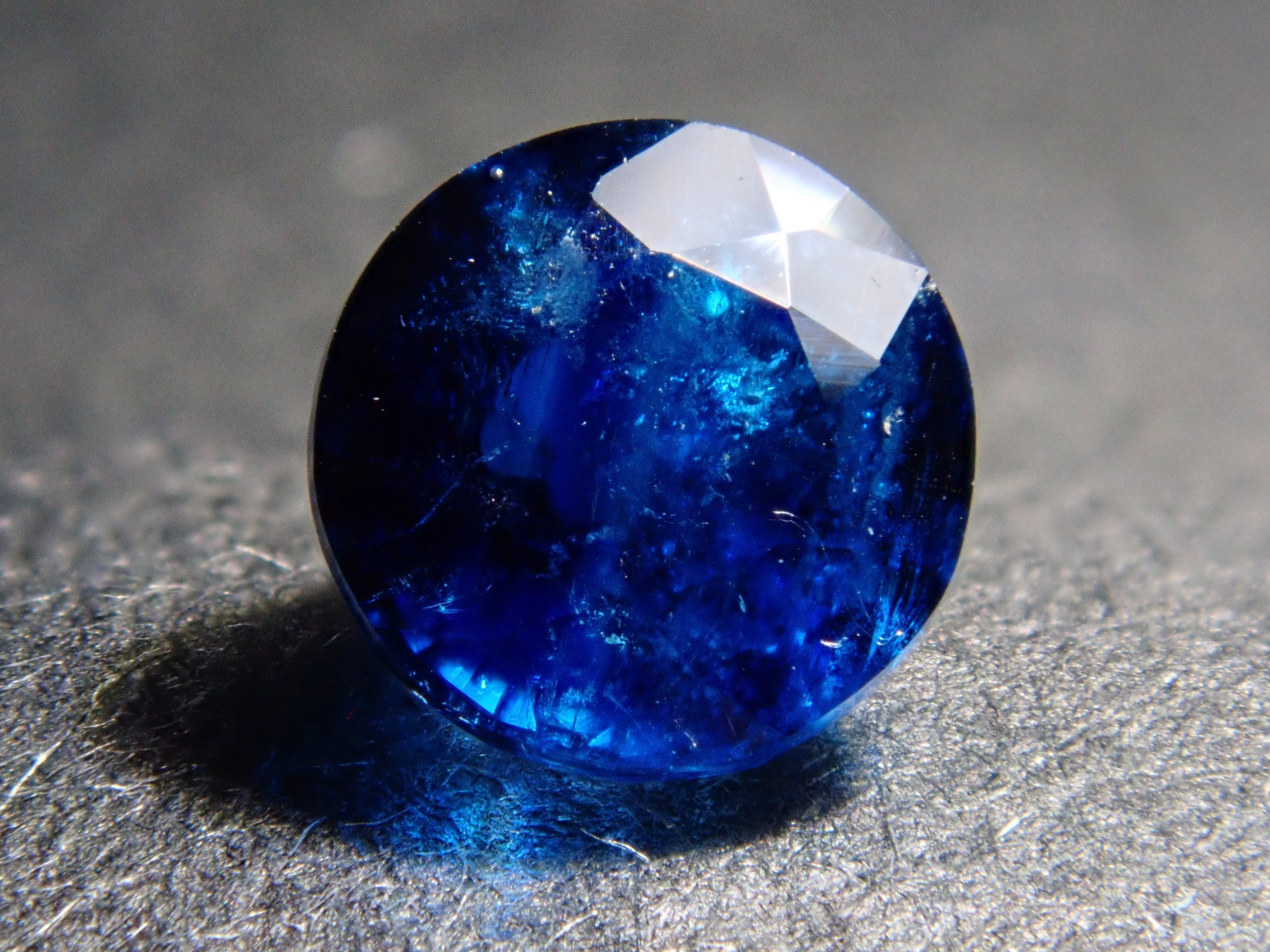 ジンバブエ産ユークレース 0.397ctルース