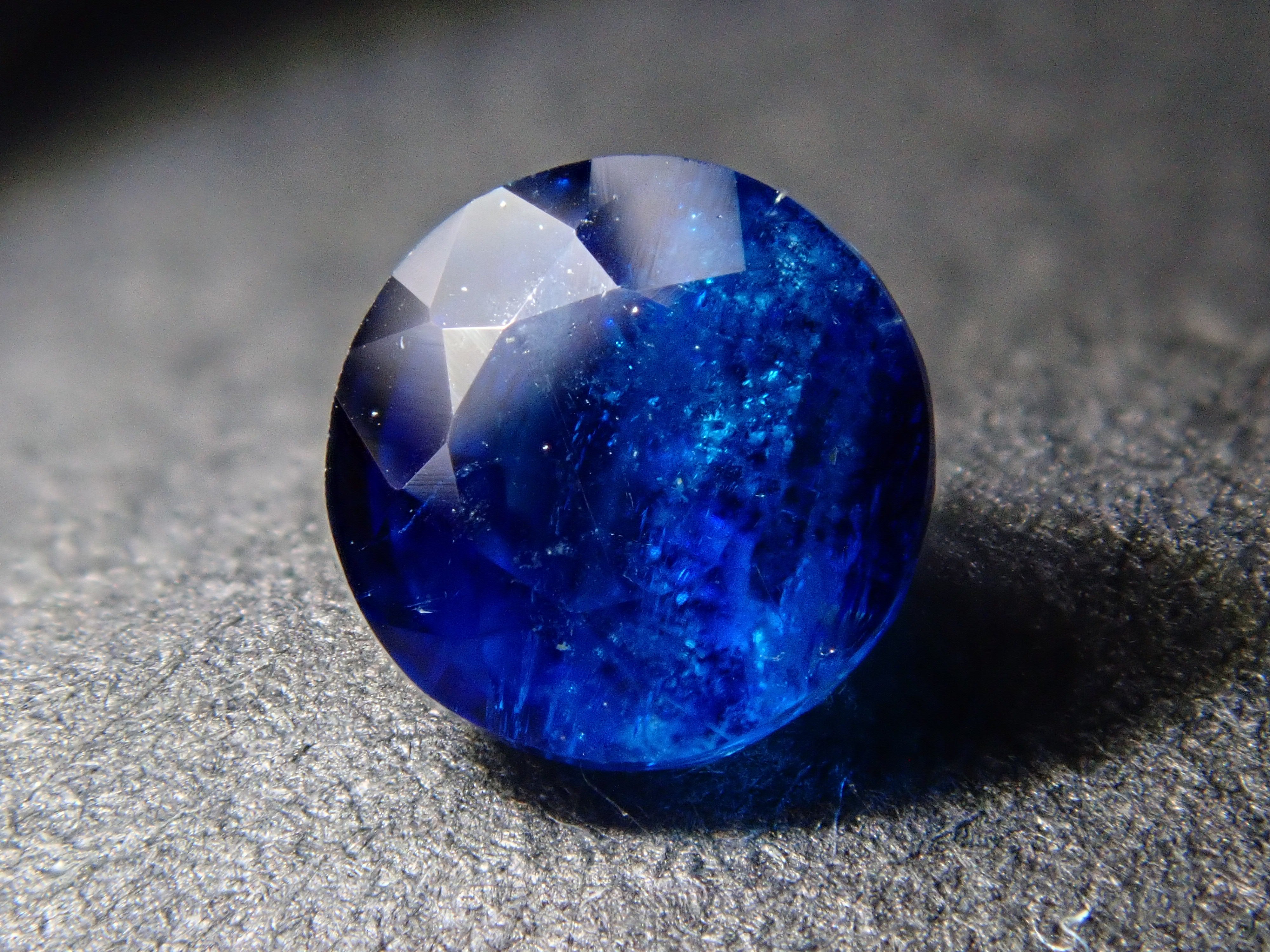 ジンバブエ産ユークレース 0.397ctルース