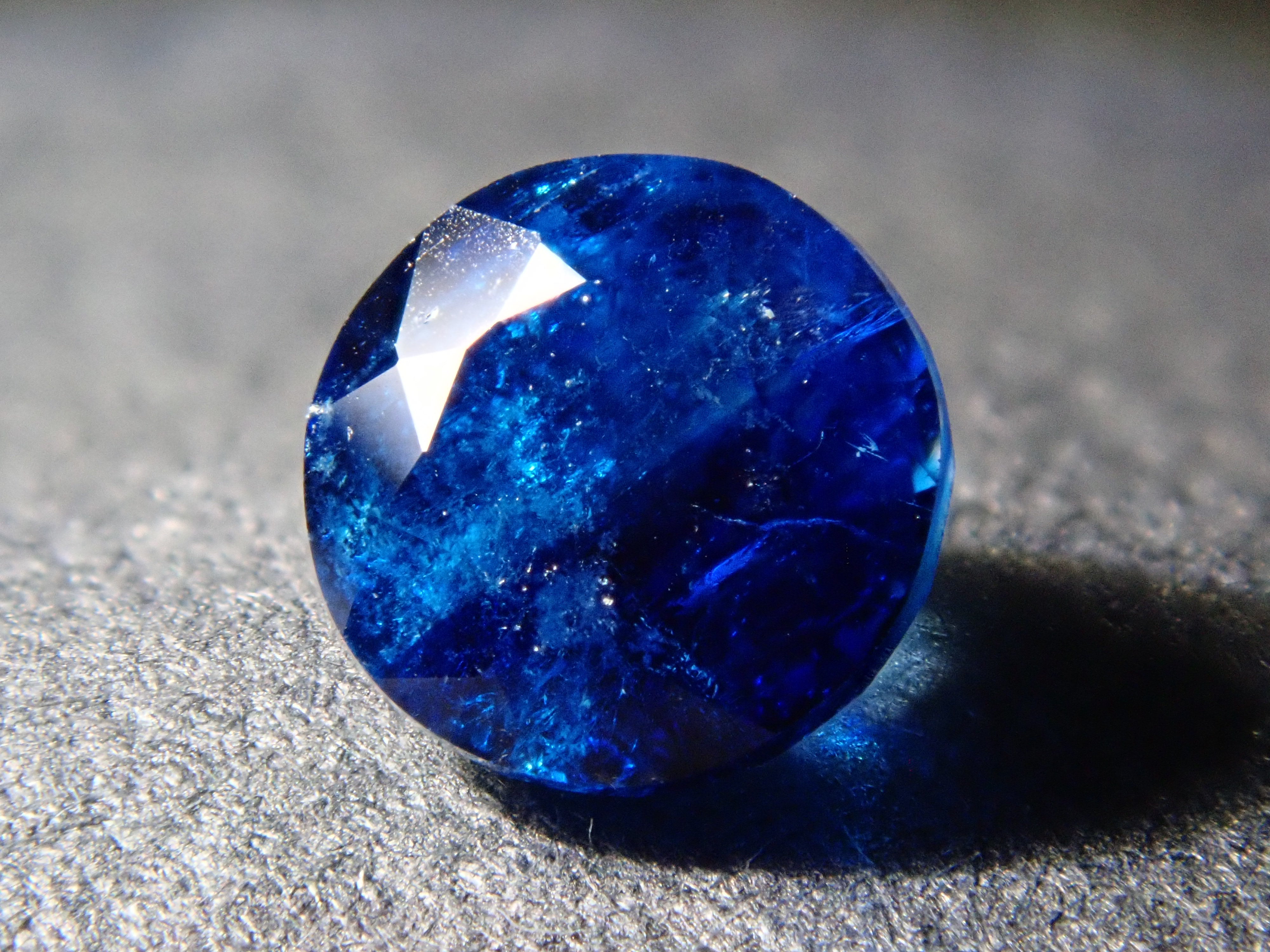 ジンバブエ産ユークレース 0.397ctルース