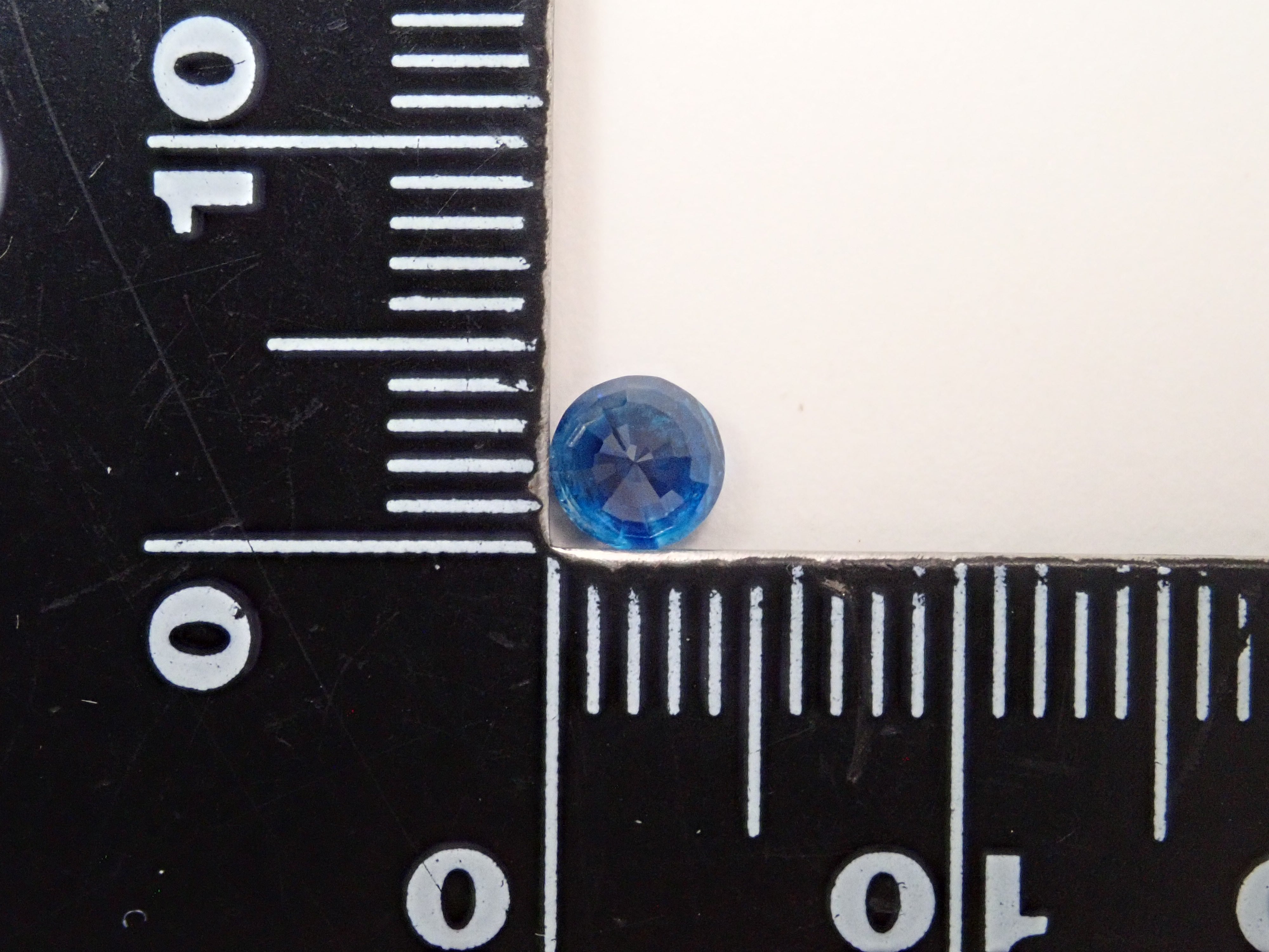 ジンバブエ産ユークレース 0.397ctルース