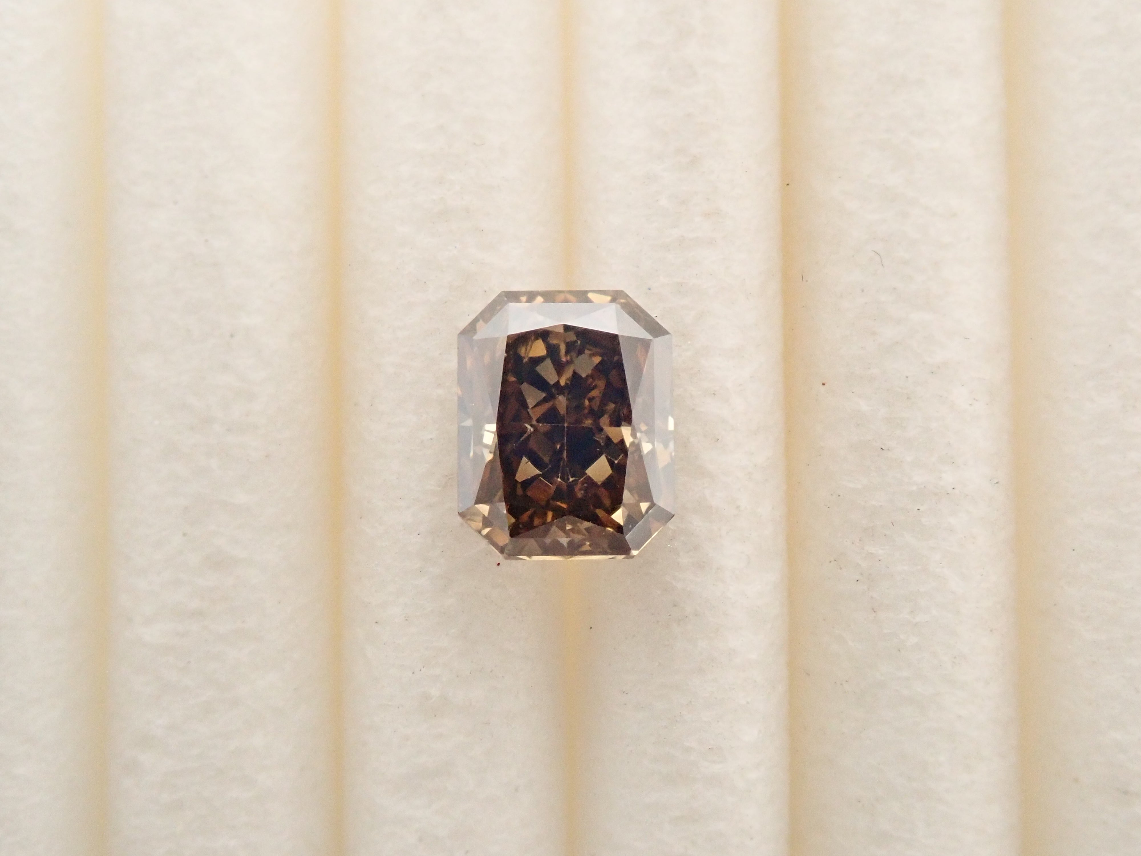 ブラウンダイヤモンド 0.531ctルース(FANCY DARK BROWN, SI-2) ブラウンダイヤモンド 0.531ctルース(FANCY DARK BROWN, SI-2)