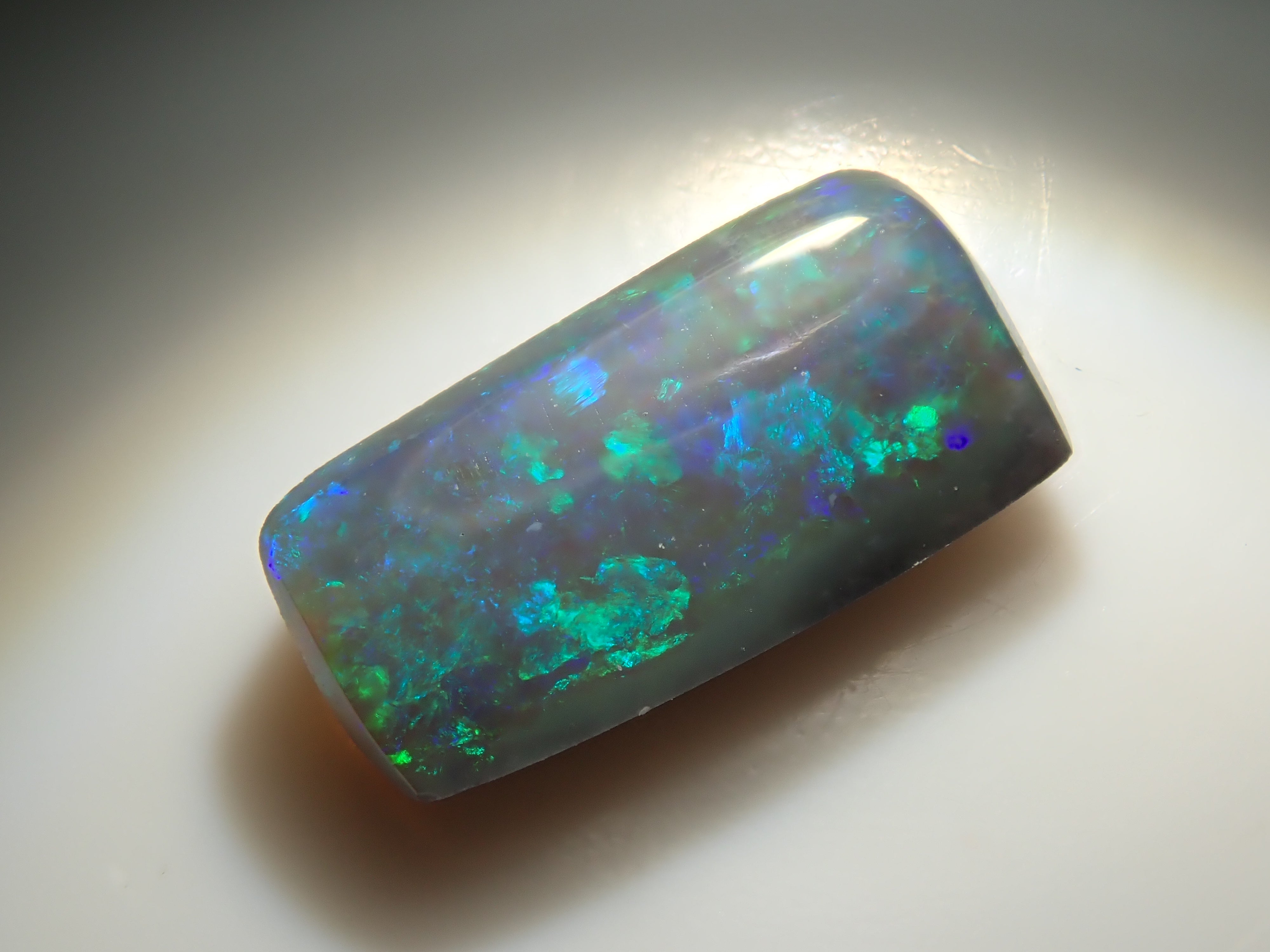 【12562541掲載】オーストラリア産ブラックオパール 0.666ctルース