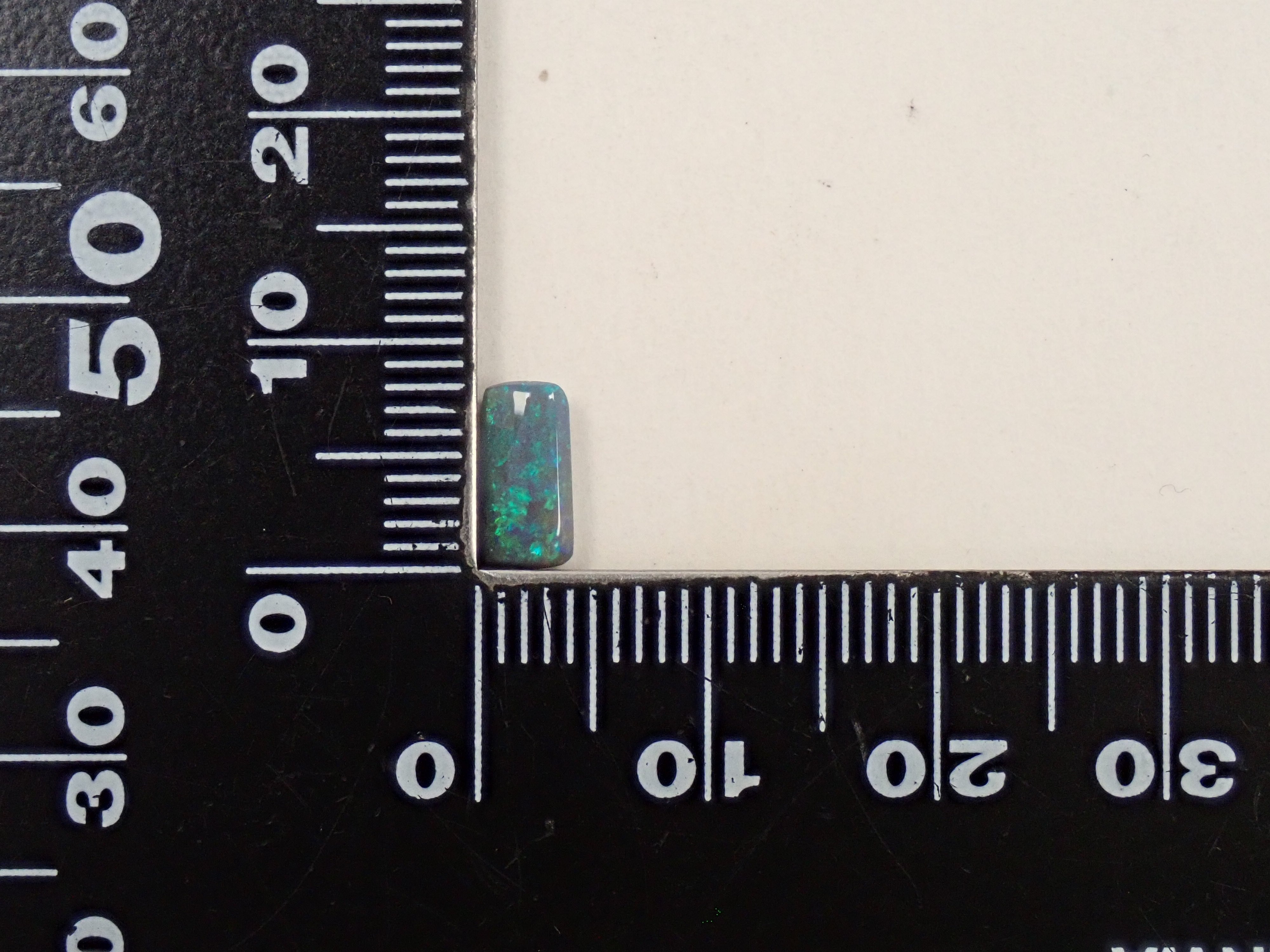 【12562541掲載】オーストラリア産ブラックオパール 0.666ctルース