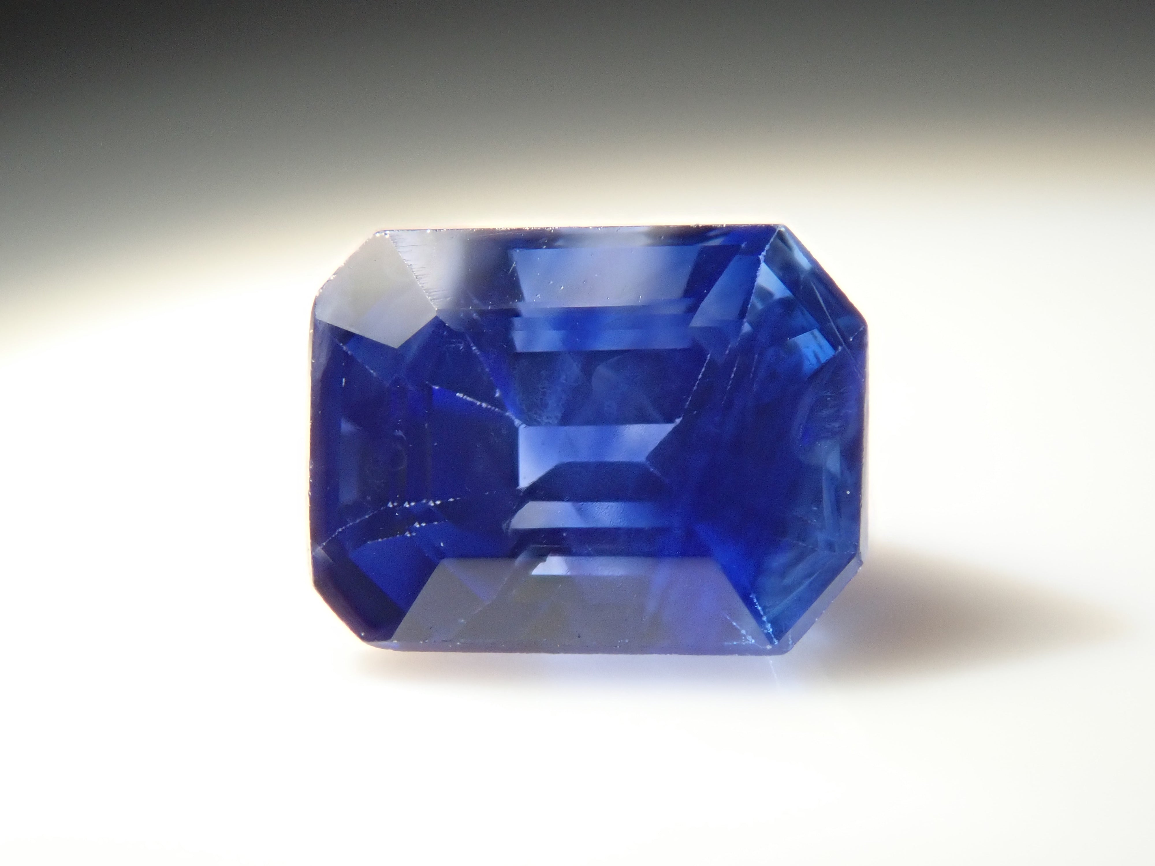 【12562678掲載】スリランカ産ブルーサファイア 0.517ctルース