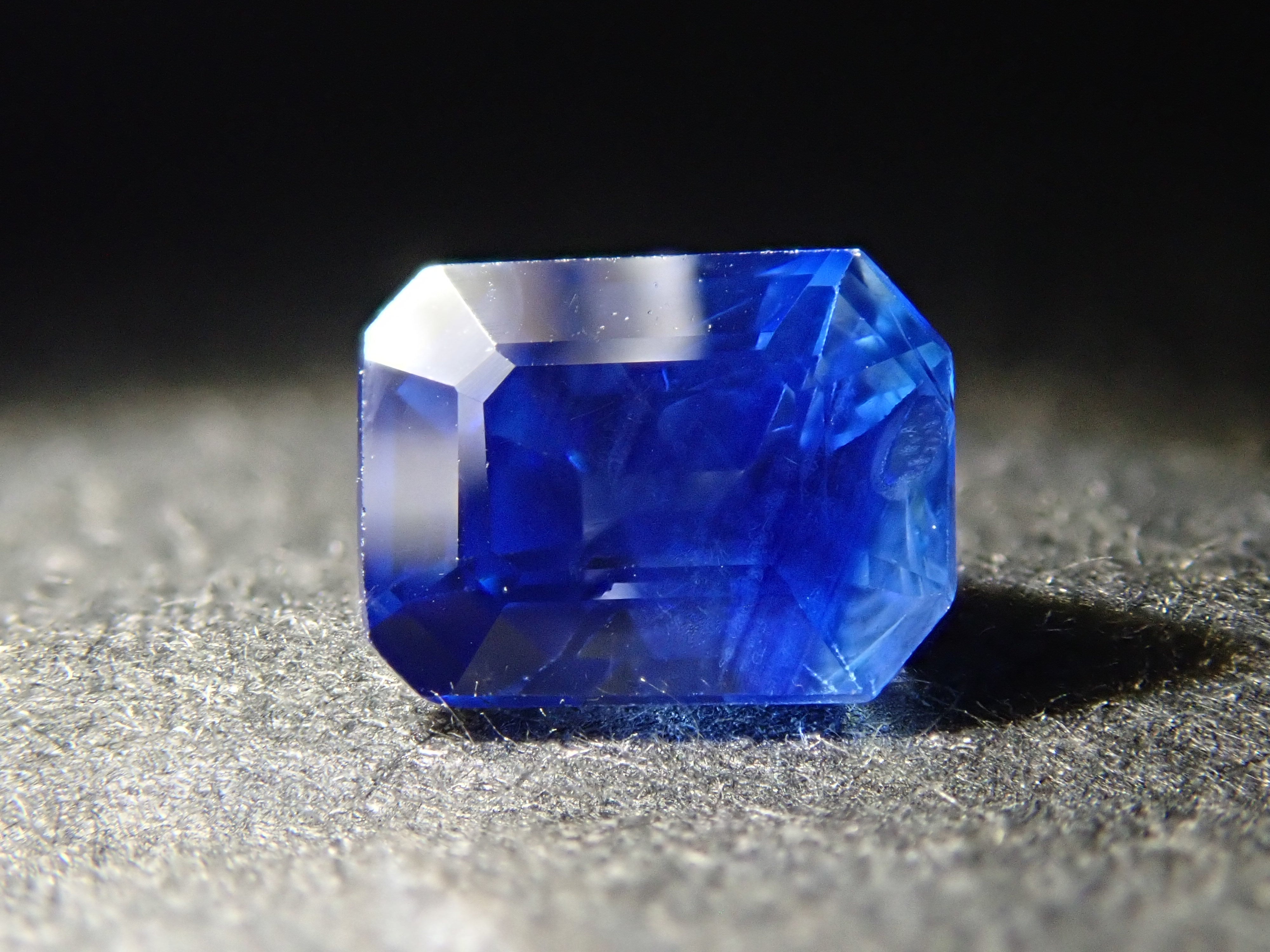 【12562678掲載】スリランカ産ブルーサファイア 0.517ctルース