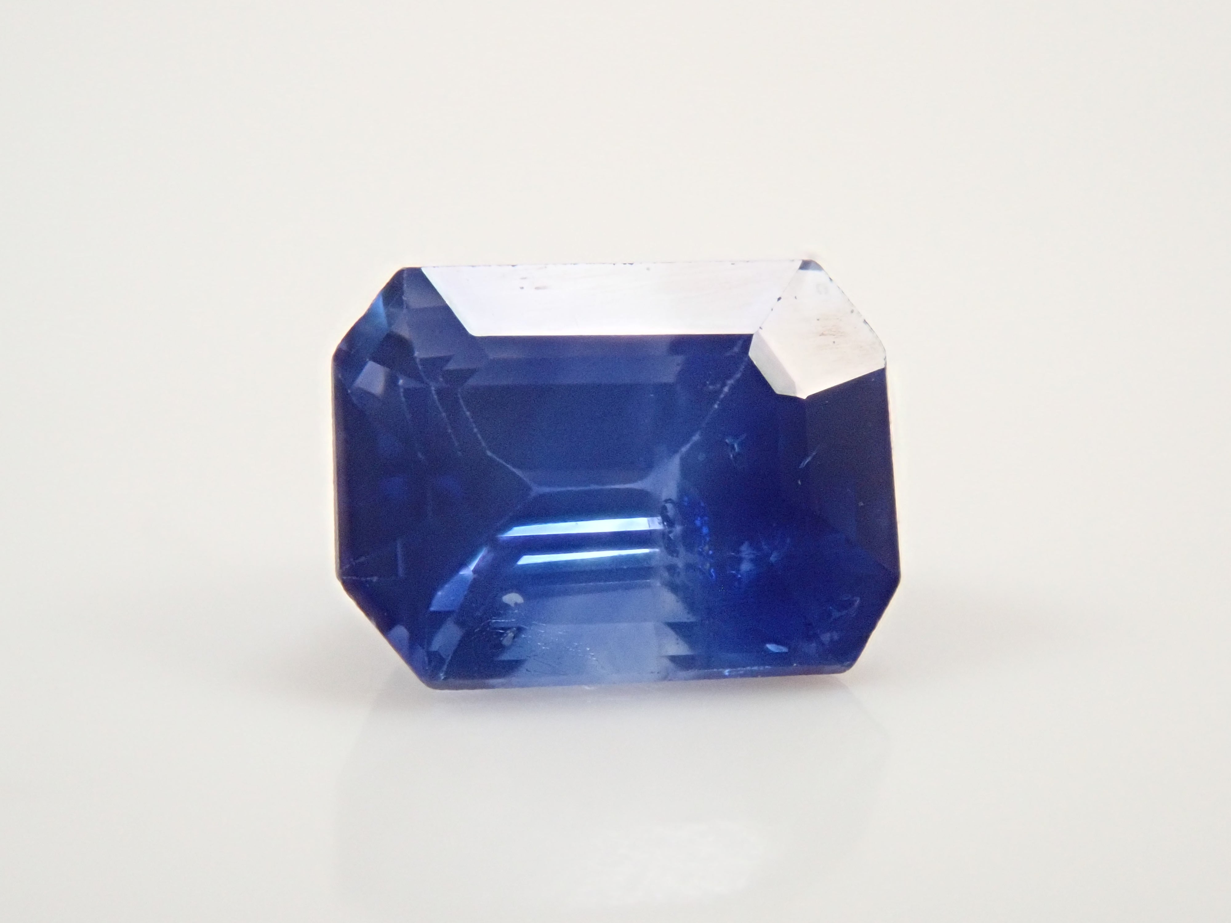 【12562679掲載】スリランカ産ブルーサファイア 0.557ctルース