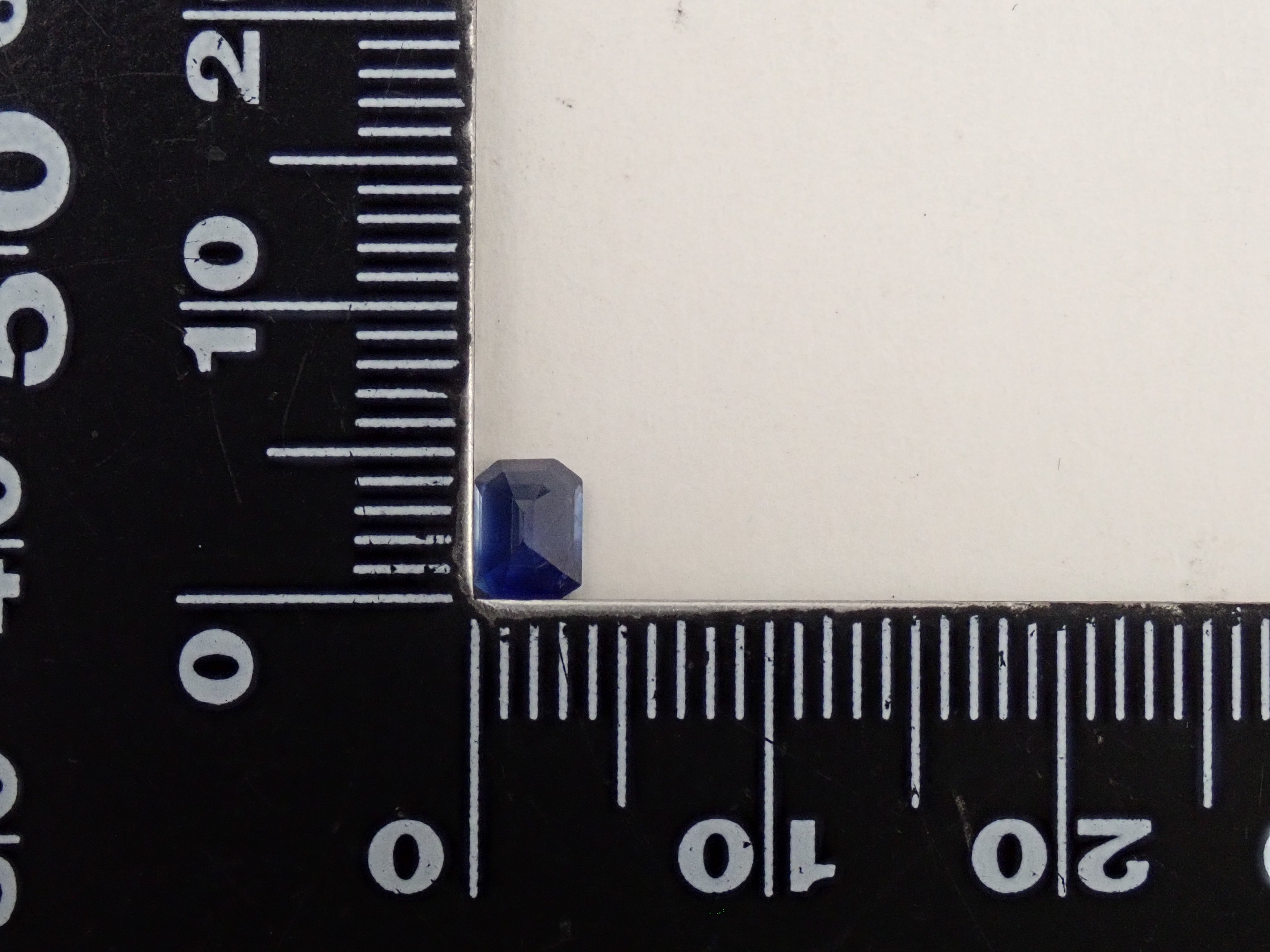 【12562679掲載】スリランカ産ブルーサファイア 0.557ctルース