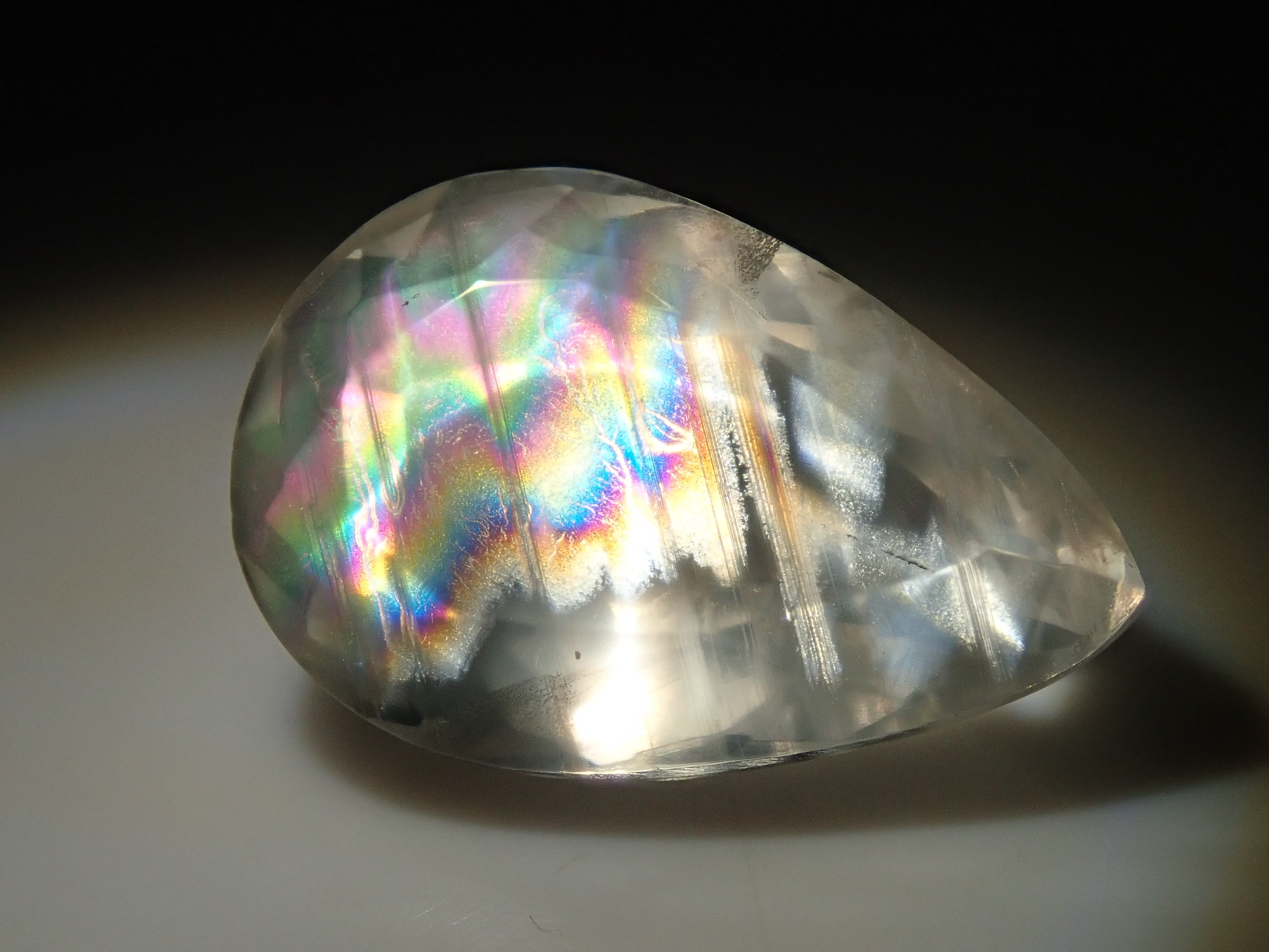 【12562639掲載】マラウイ産ムーンストーン（マラウイムーンストーン） 3.912ctルース