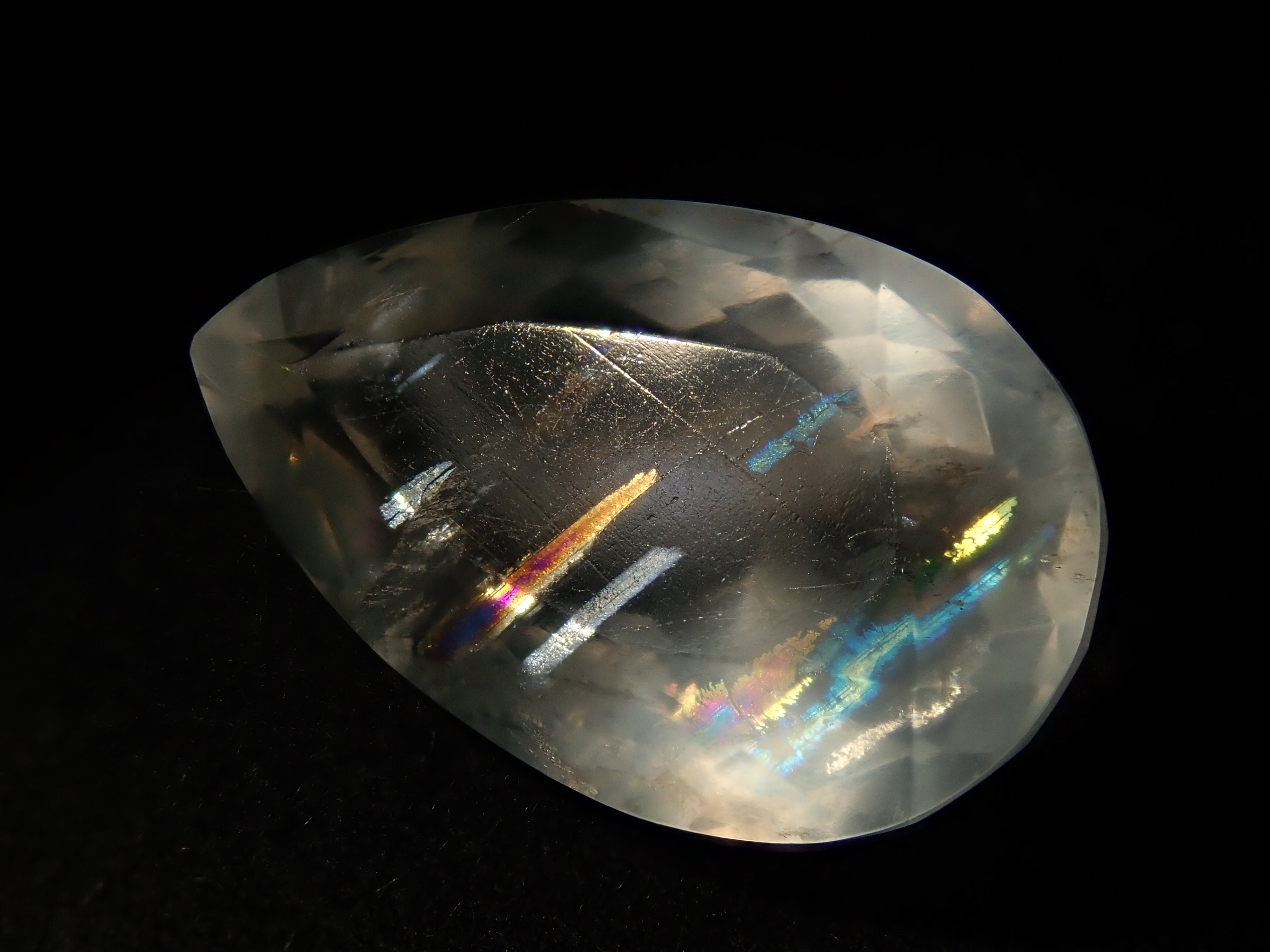 【12562641掲載】マラウイ産ムーンストーン（マラウイムーンストーン） 4.198ctルース