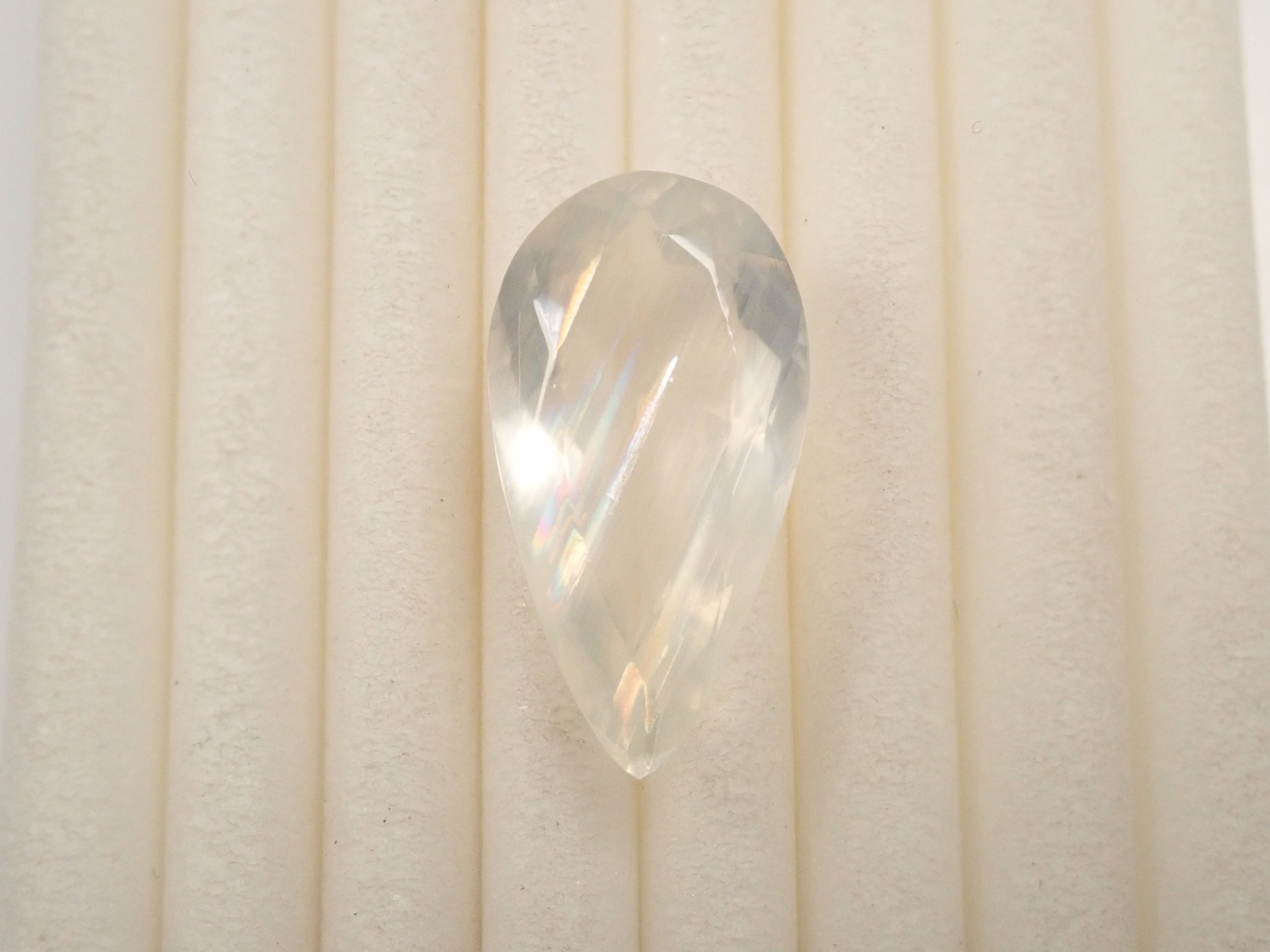 【12562642掲載】マラウイ産ムーンストーン（マラウイムーンストーン） 4.392ctルース