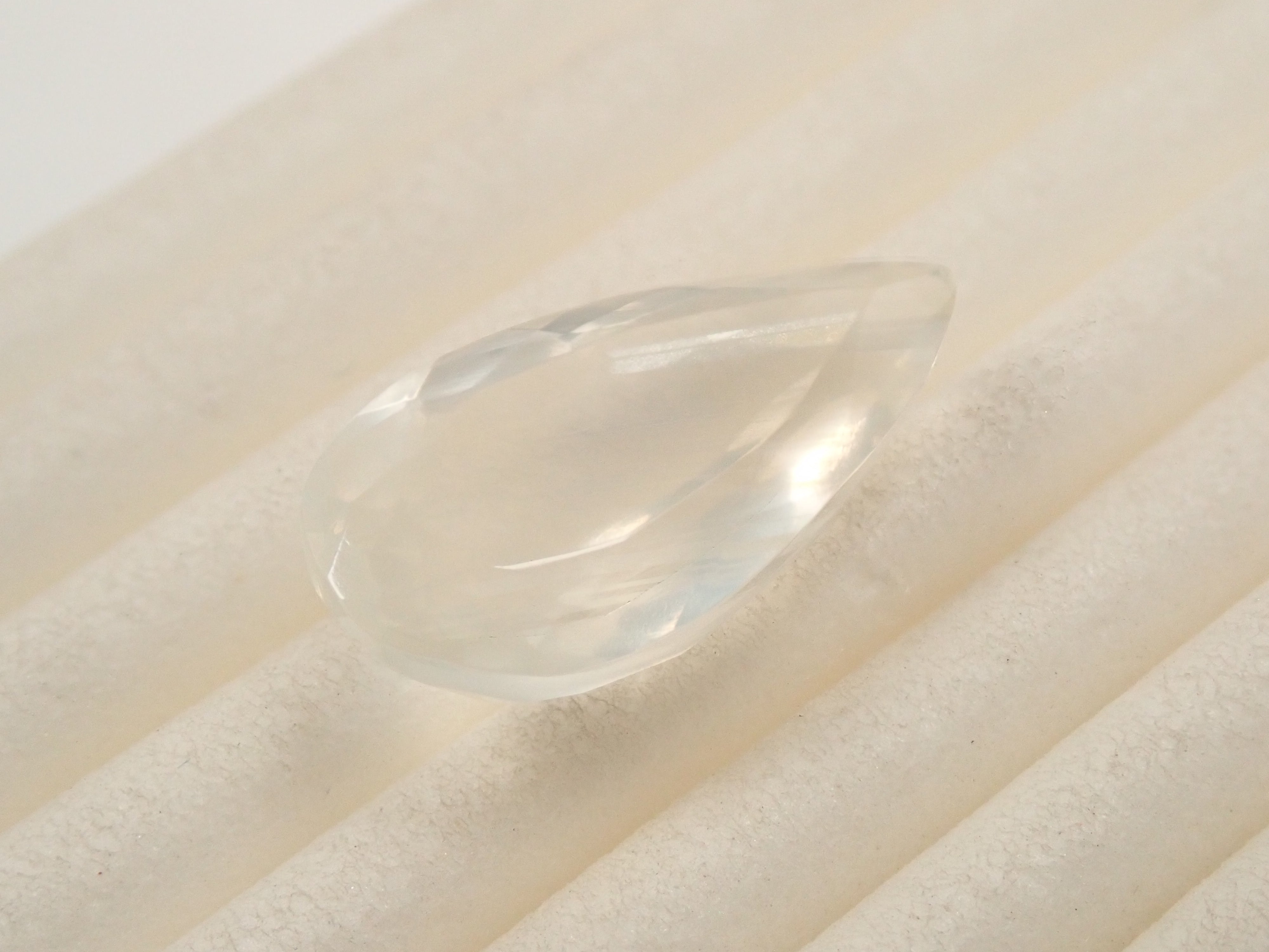 【12562642掲載】マラウイ産ムーンストーン（マラウイムーンストーン） 4.392ctルース