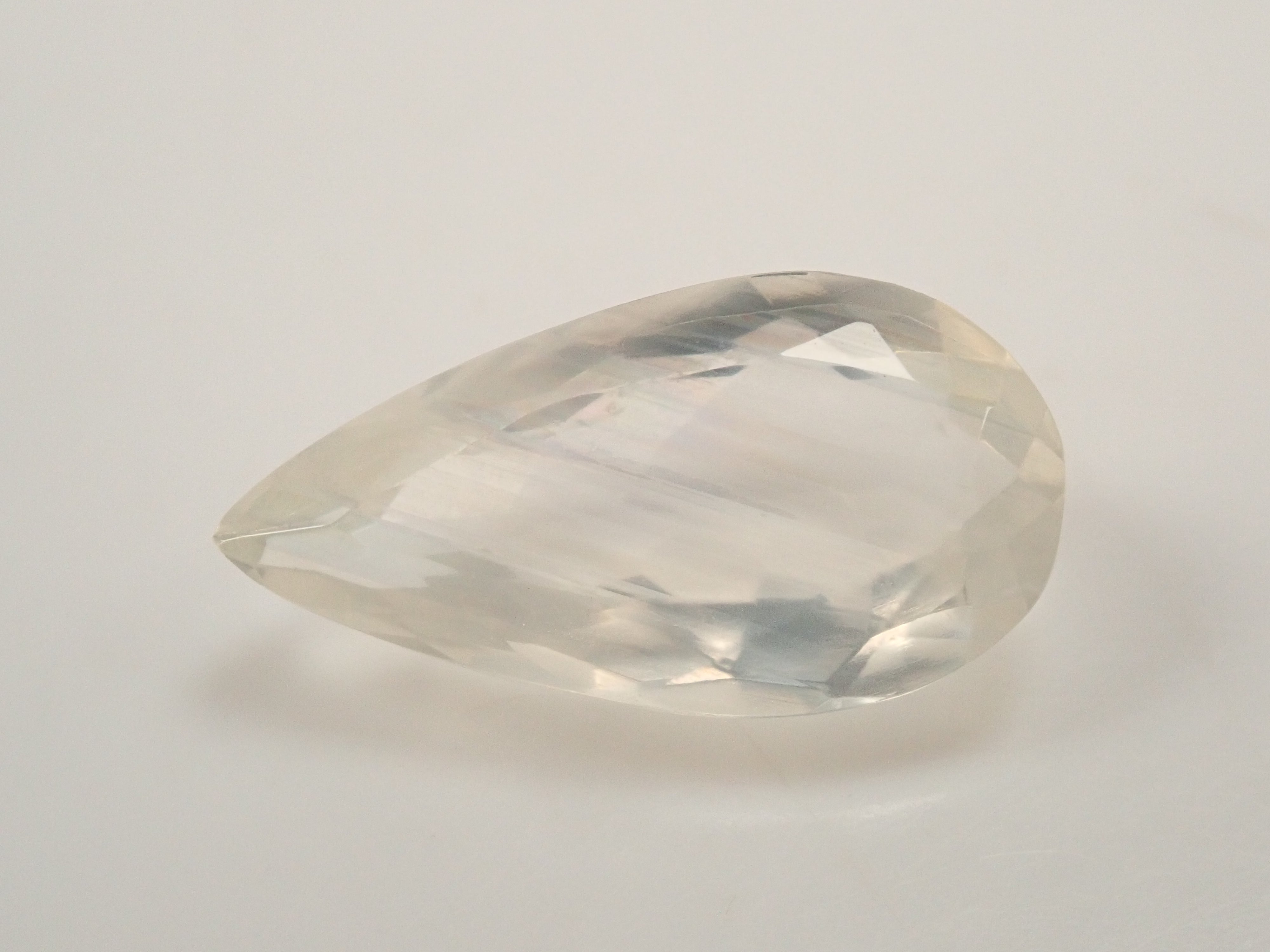 【12562642掲載】マラウイ産ムーンストーン（マラウイムーンストーン） 4.392ctルース