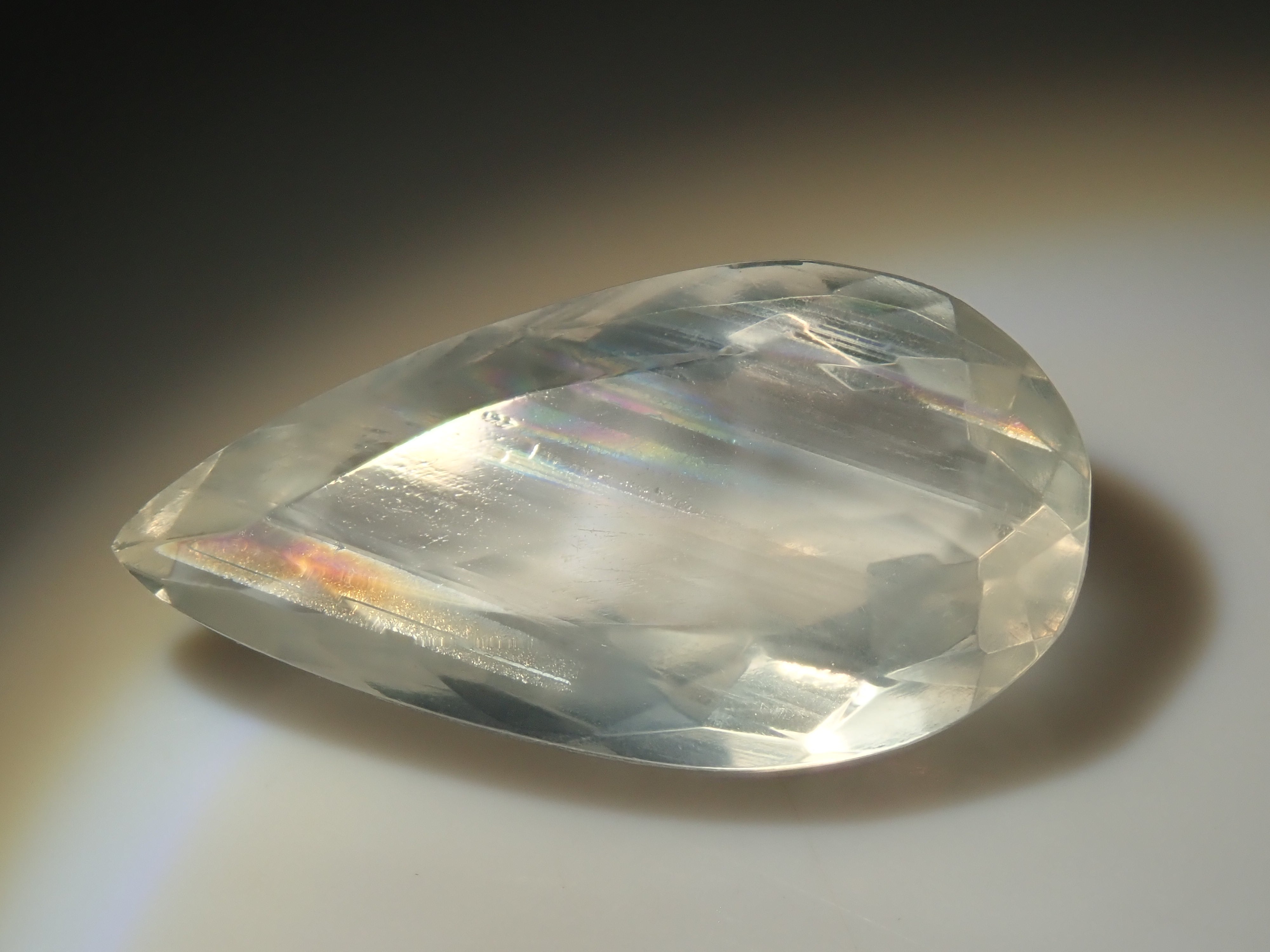 【12562642掲載】マラウイ産ムーンストーン（マラウイムーンストーン） 4.392ctルース