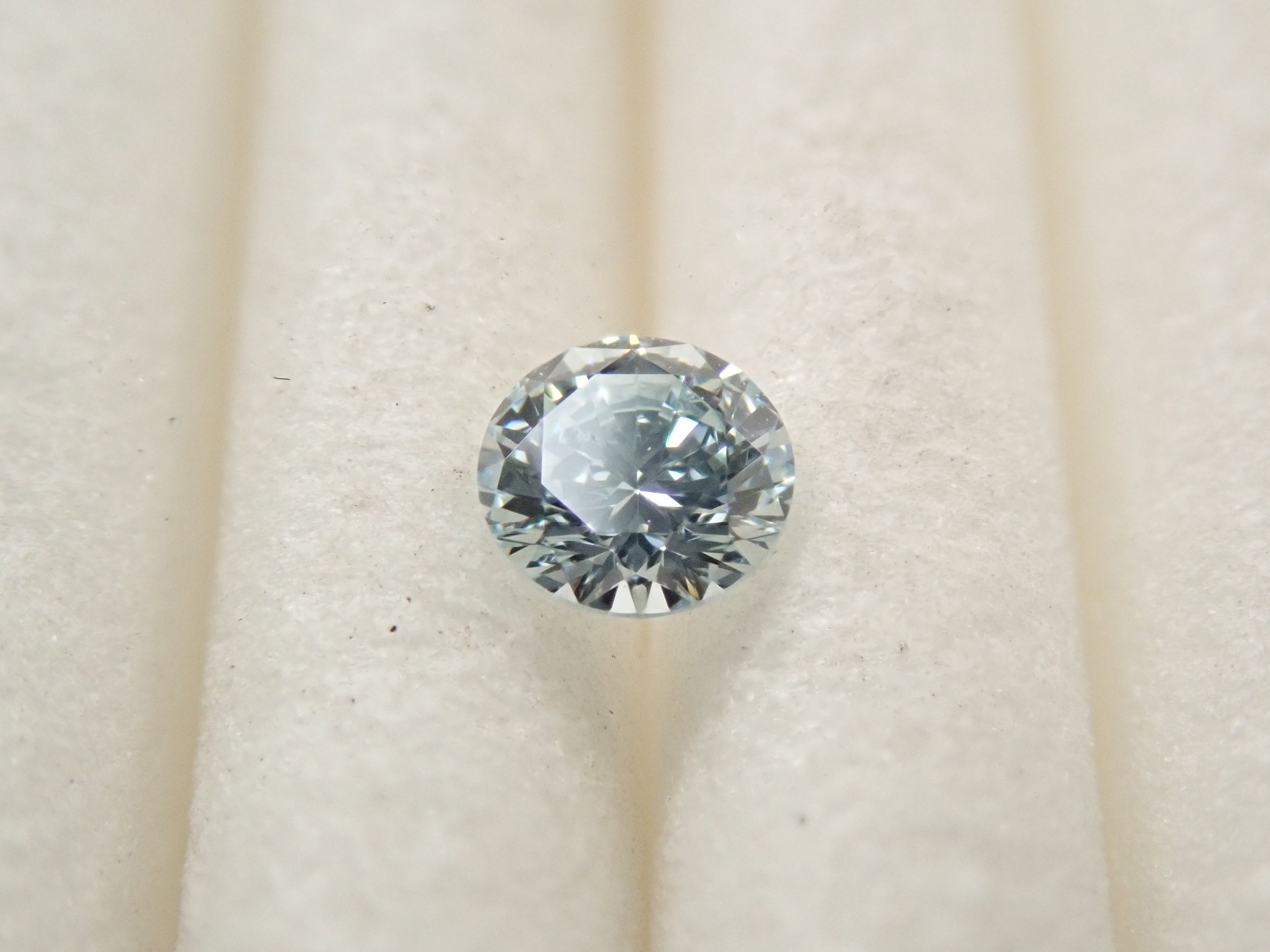 アイスブルーダイヤモンド 3.0mm/0.090ctルース（Undetermined） GIA