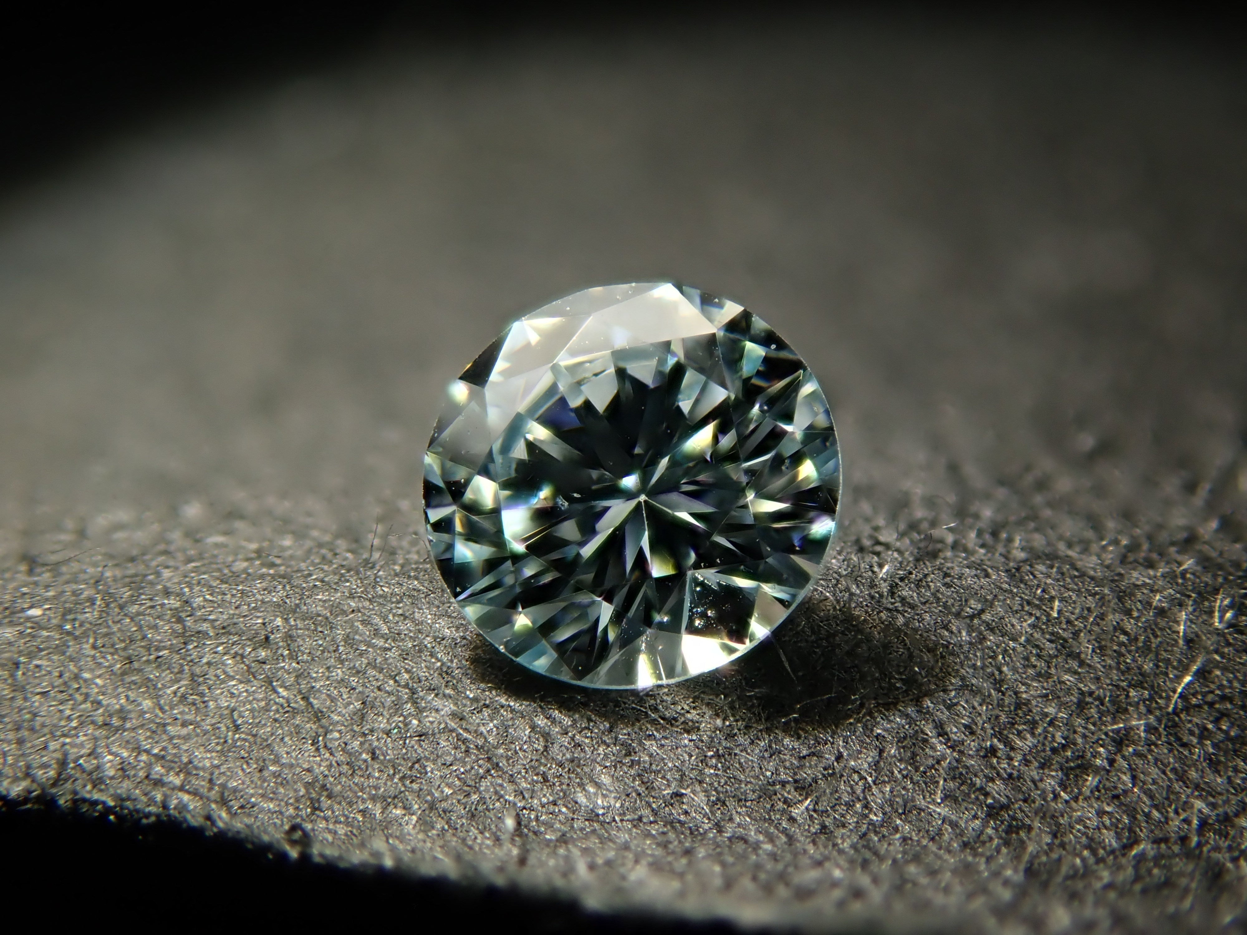アイスブルーダイヤモンド 3.0mm/0.090ctルース（Undetermined） GIA