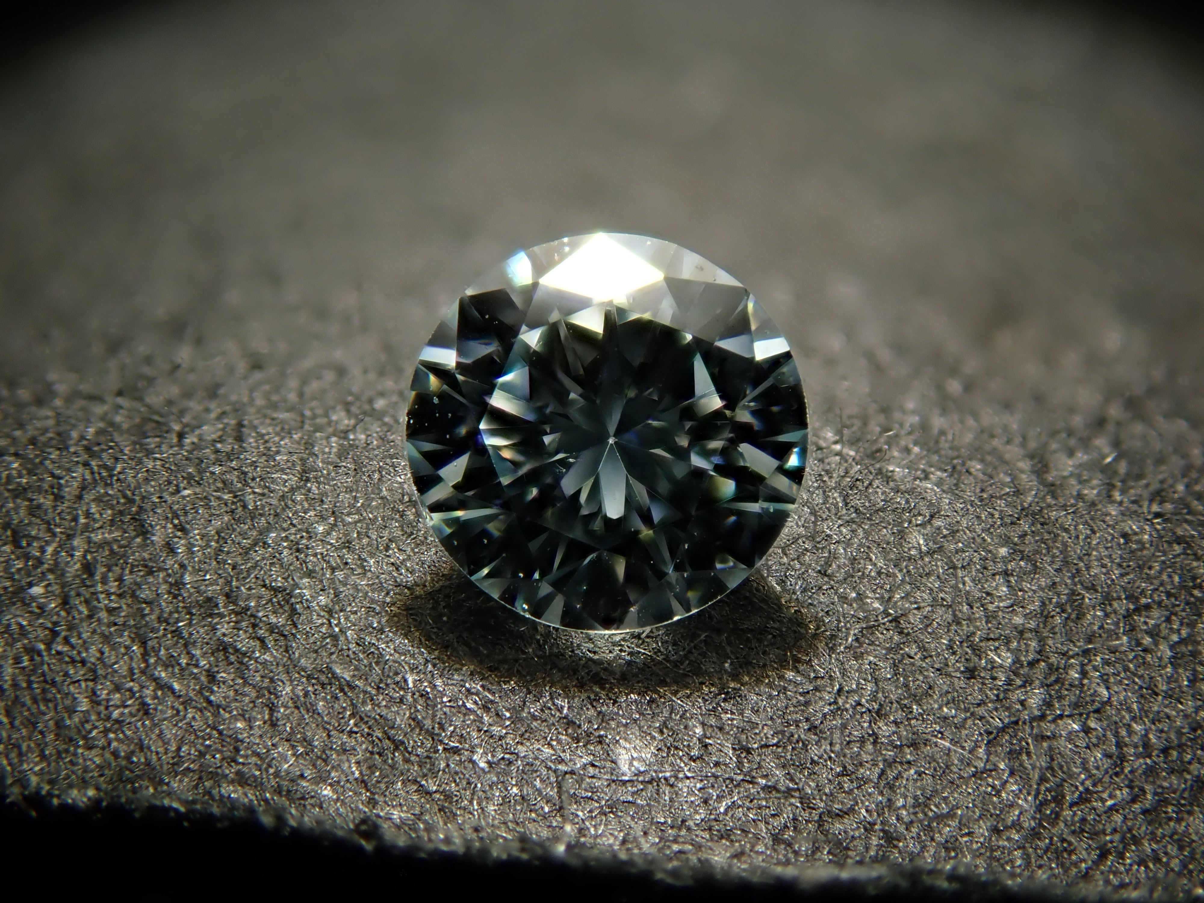 アイスブルーダイヤモンド 3.0mm/0.090ctルース（Undetermined） GIA