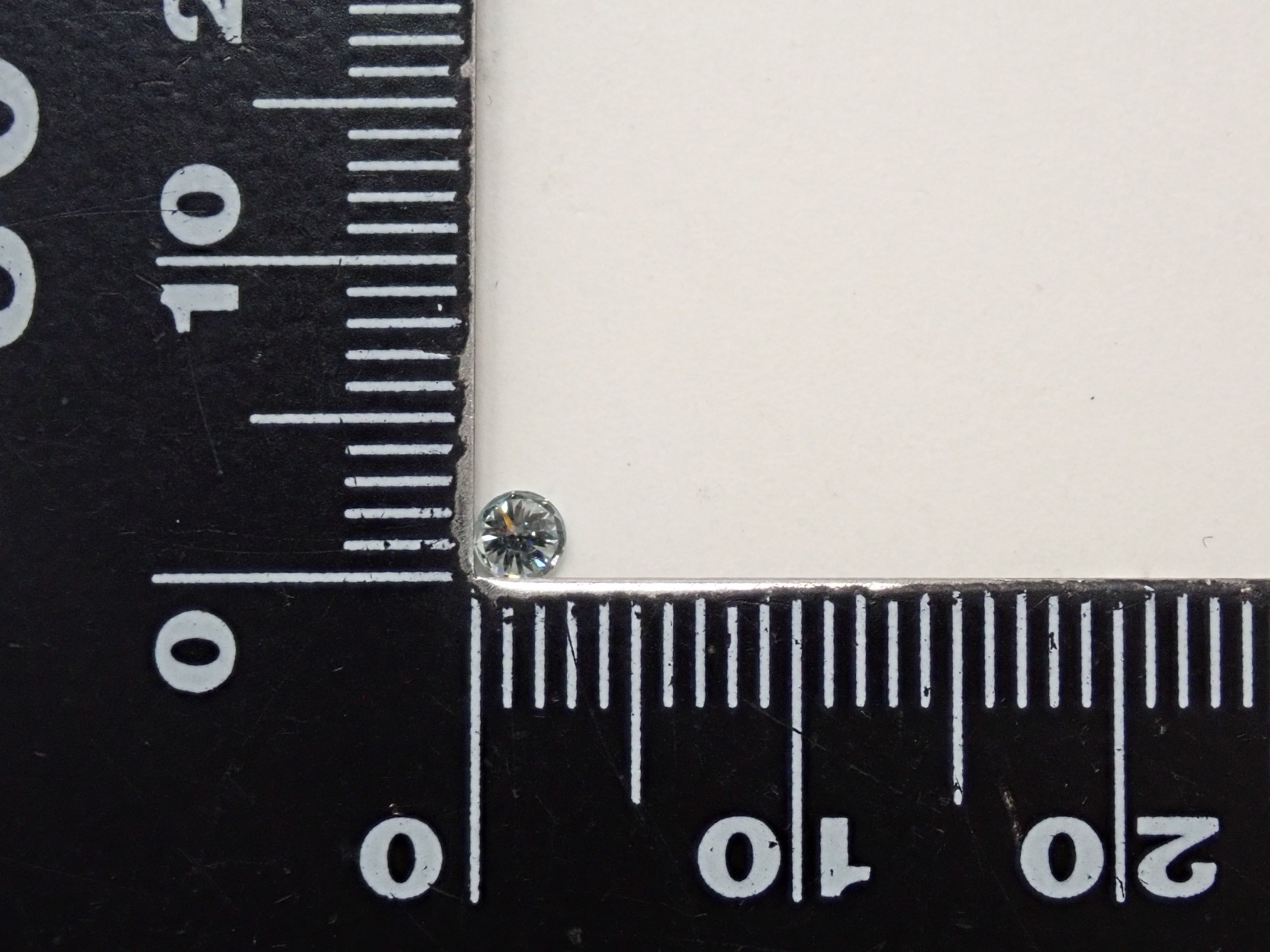 アイスブルーダイヤモンド 3.0mm/0.090ctルース（Undetermined） GIA