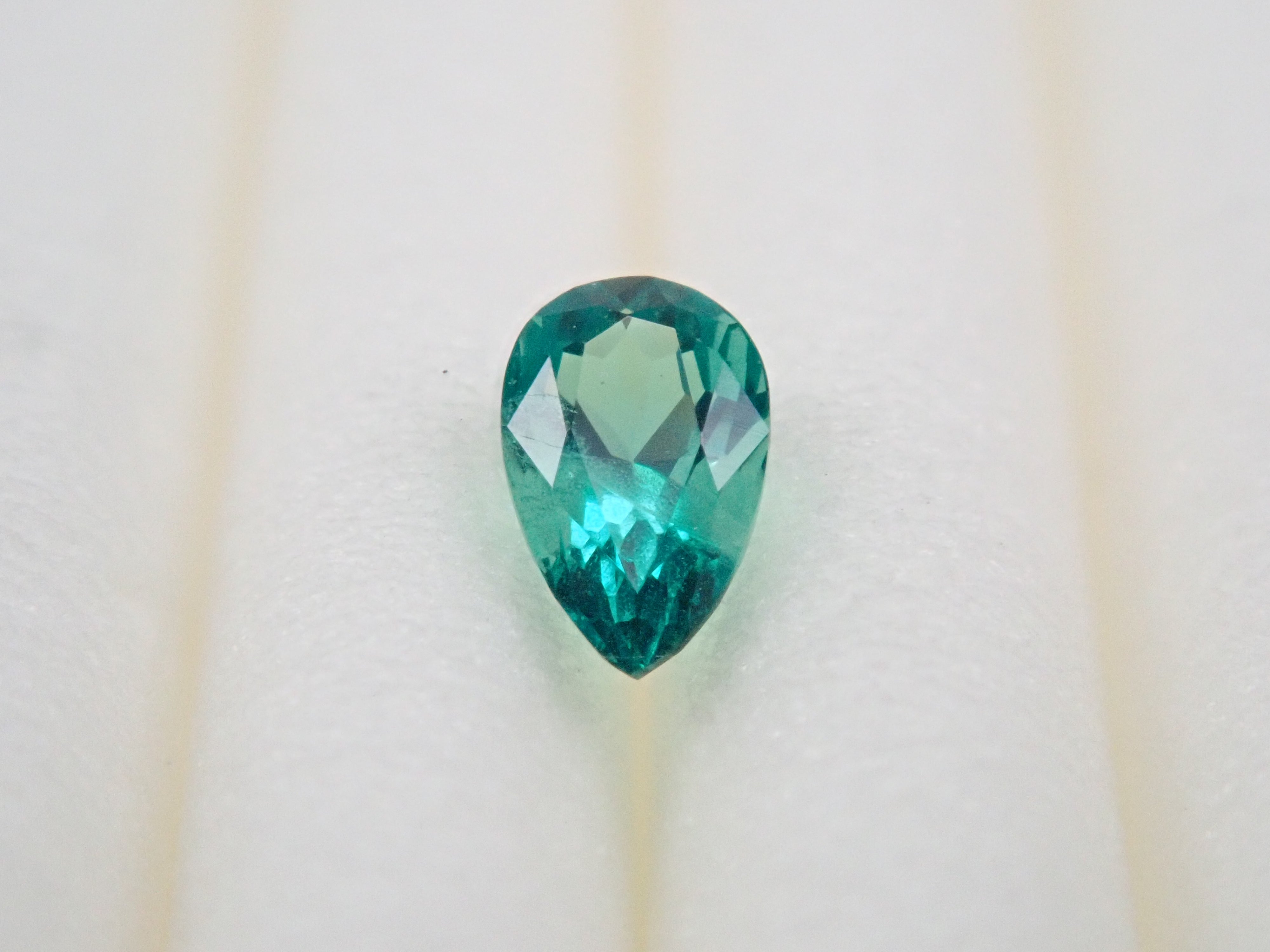 天然石　グリーンアウイナイト 天然アウイナイト 0.21ct 【美濃色グリーン】 アフガニスタン 日
