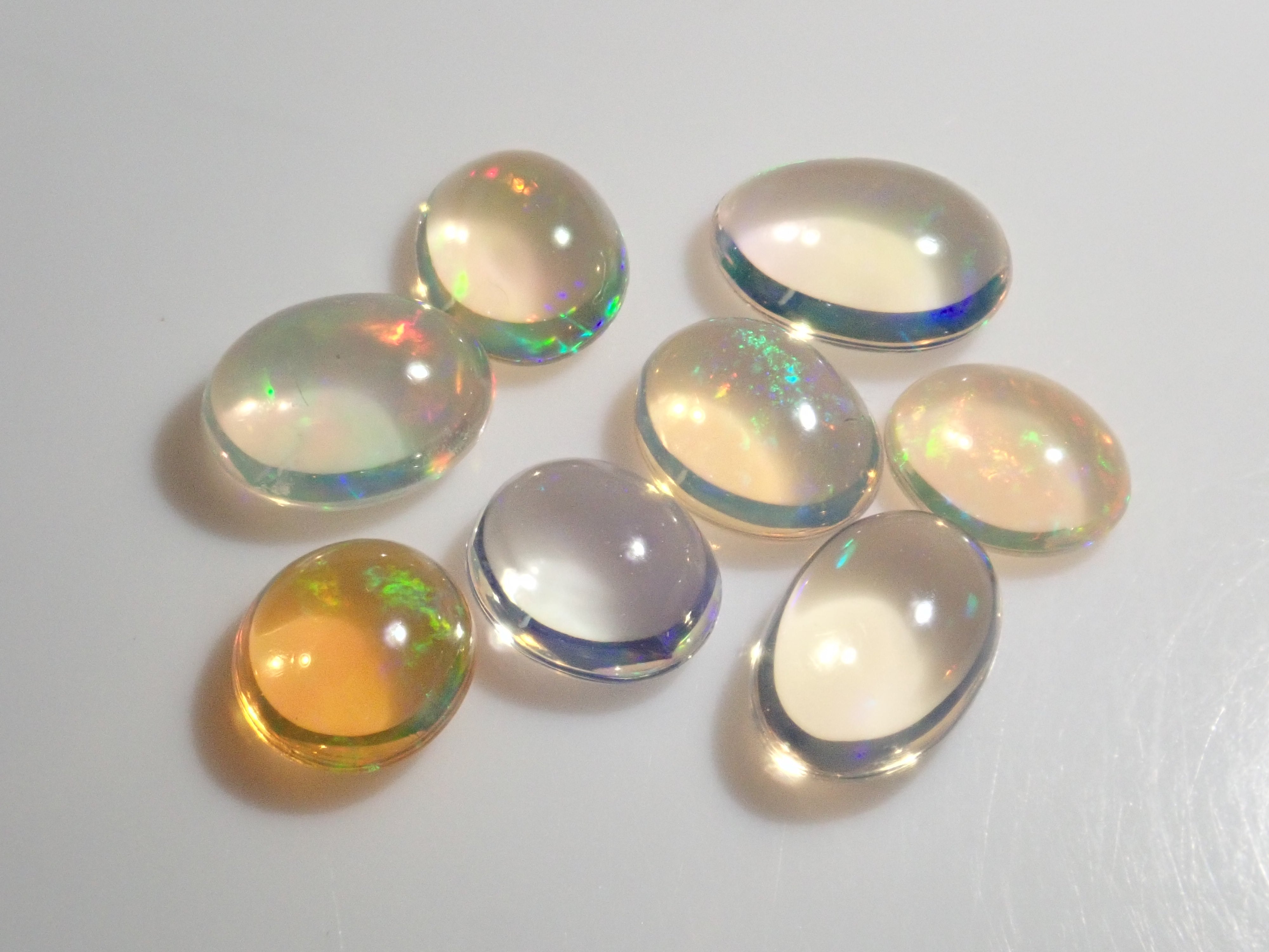 Limited to 8 stones: 1 Mexican opal loose stone (fire opal, water opal) Discounts for multiple purchases For beginners