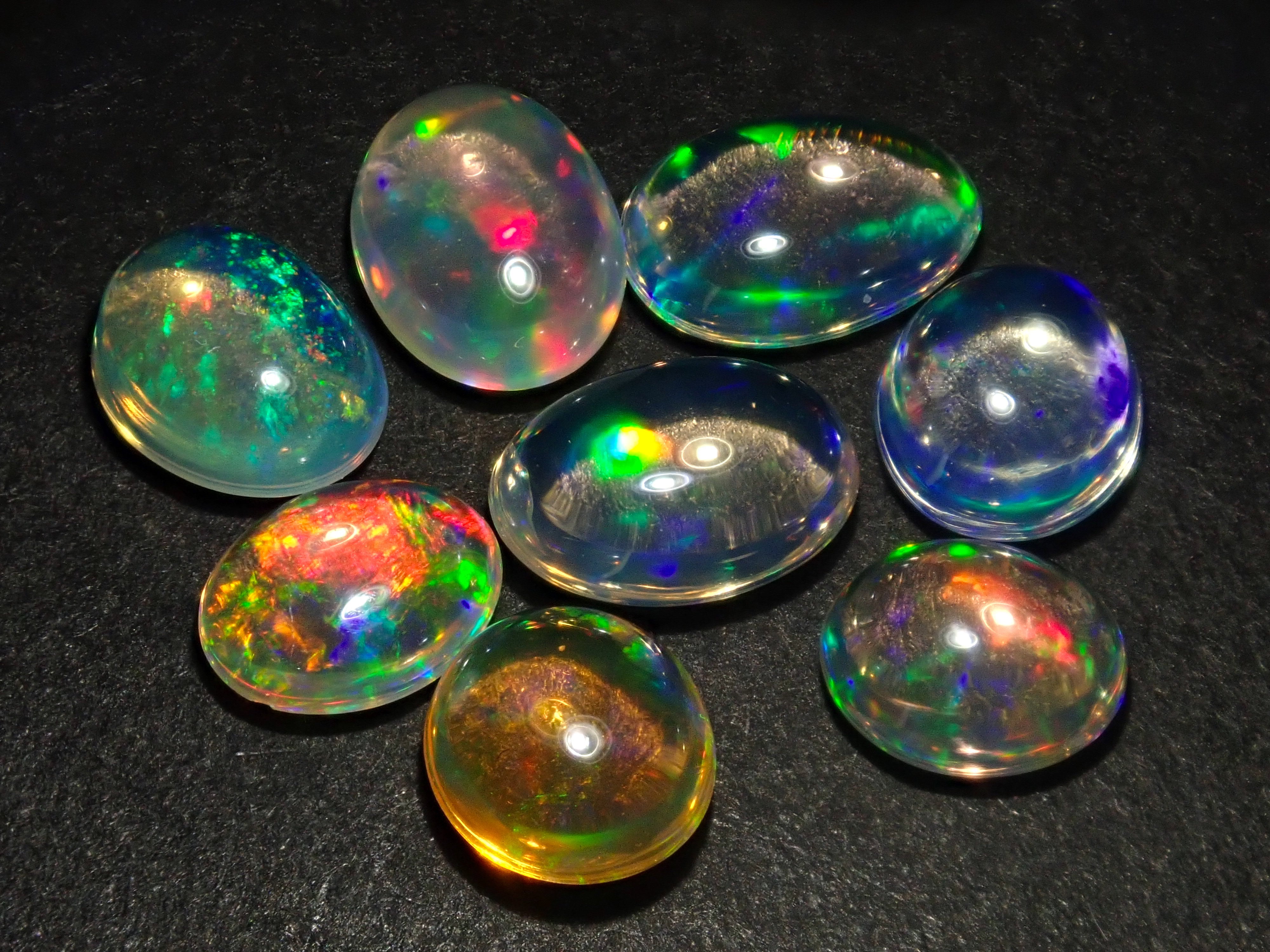 Limited to 8 stones: 1 Mexican opal loose stone (fire opal, water opal) Discounts for multiple purchases For beginners