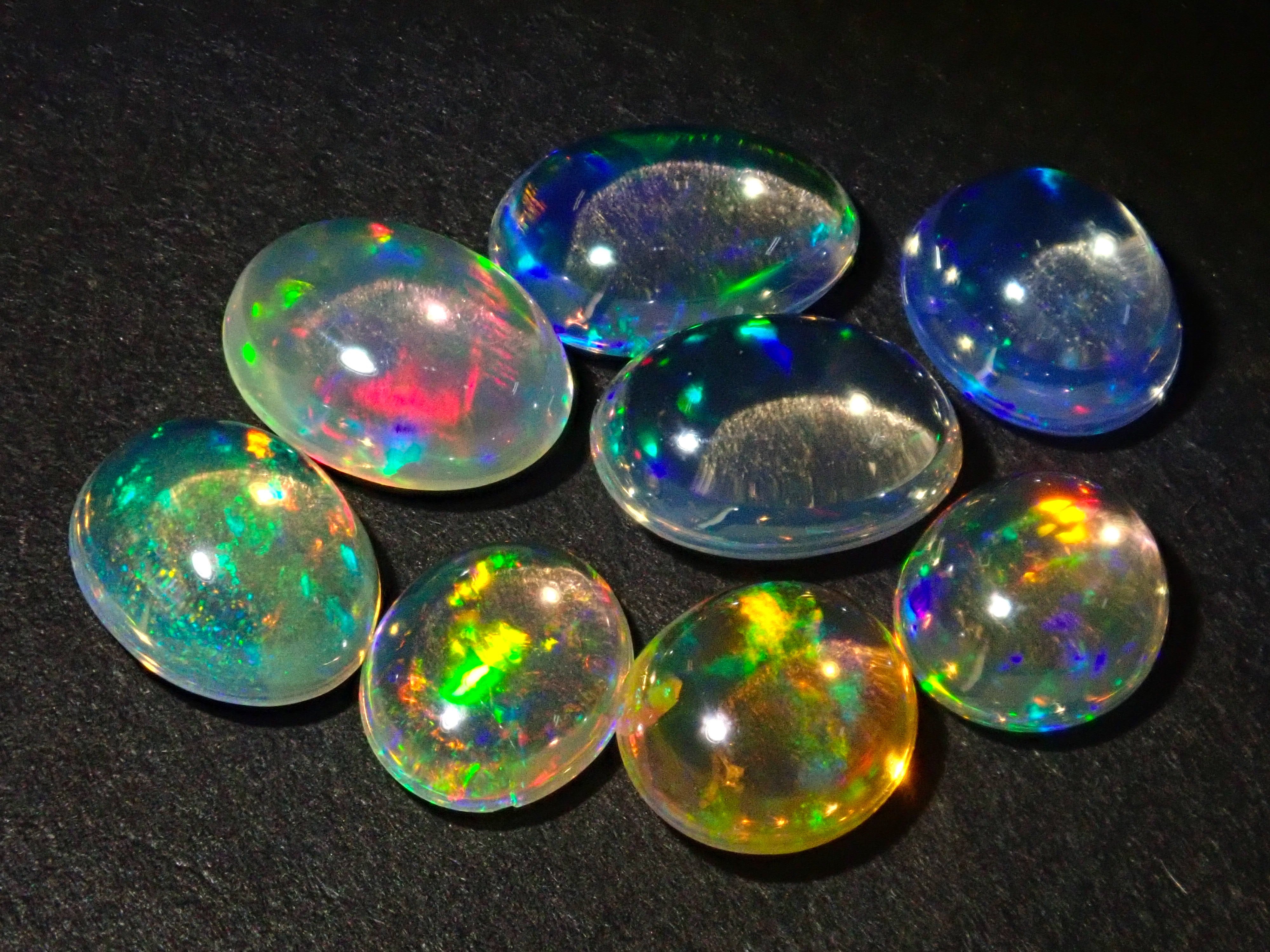 Limited to 8 stones: 1 Mexican opal loose stone (fire opal, water opal) Discounts for multiple purchases For beginners