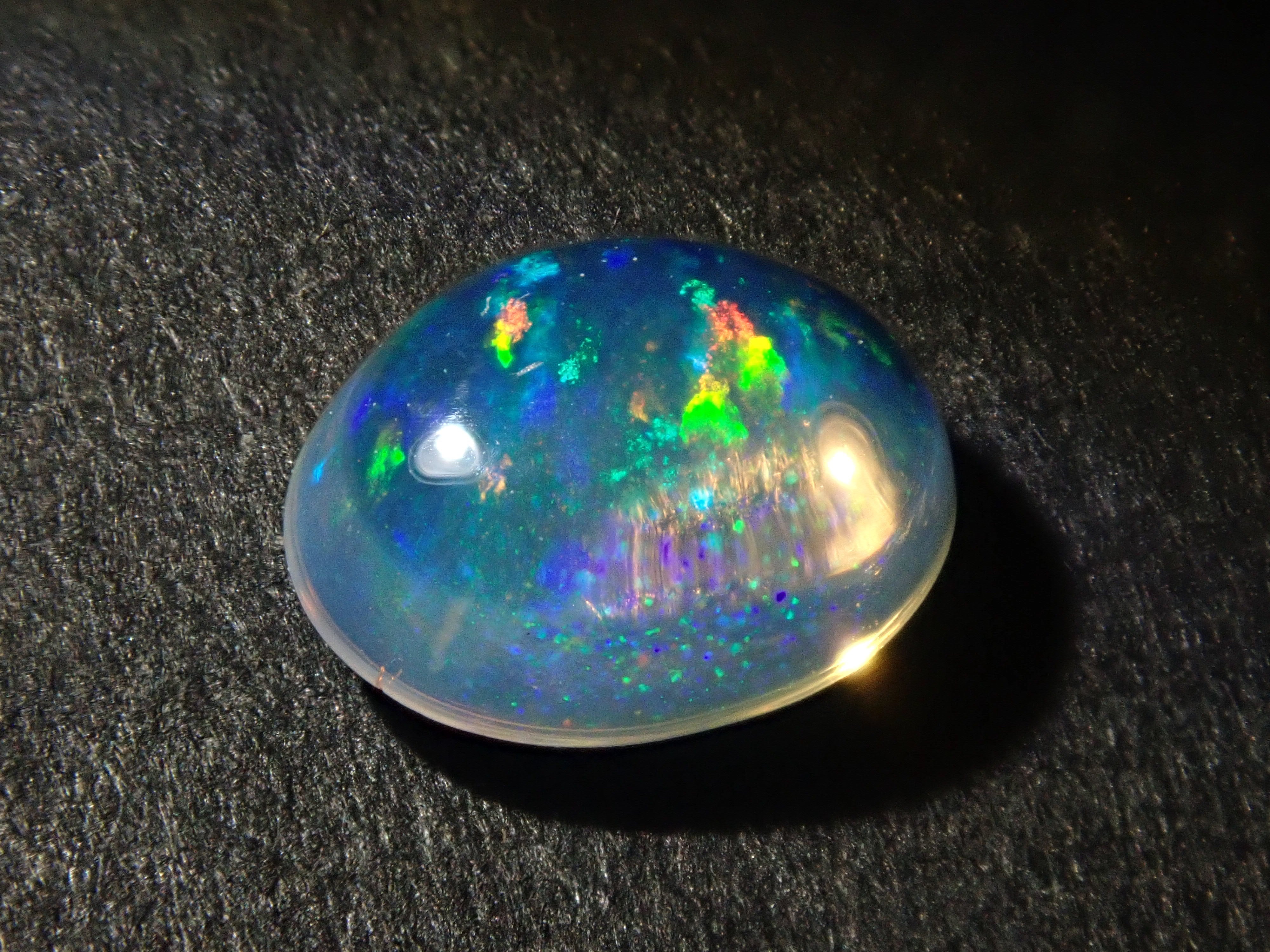 Limited to 8 stones: 1 Mexican opal loose stone (fire opal, water opal) Discounts for multiple purchases For beginners