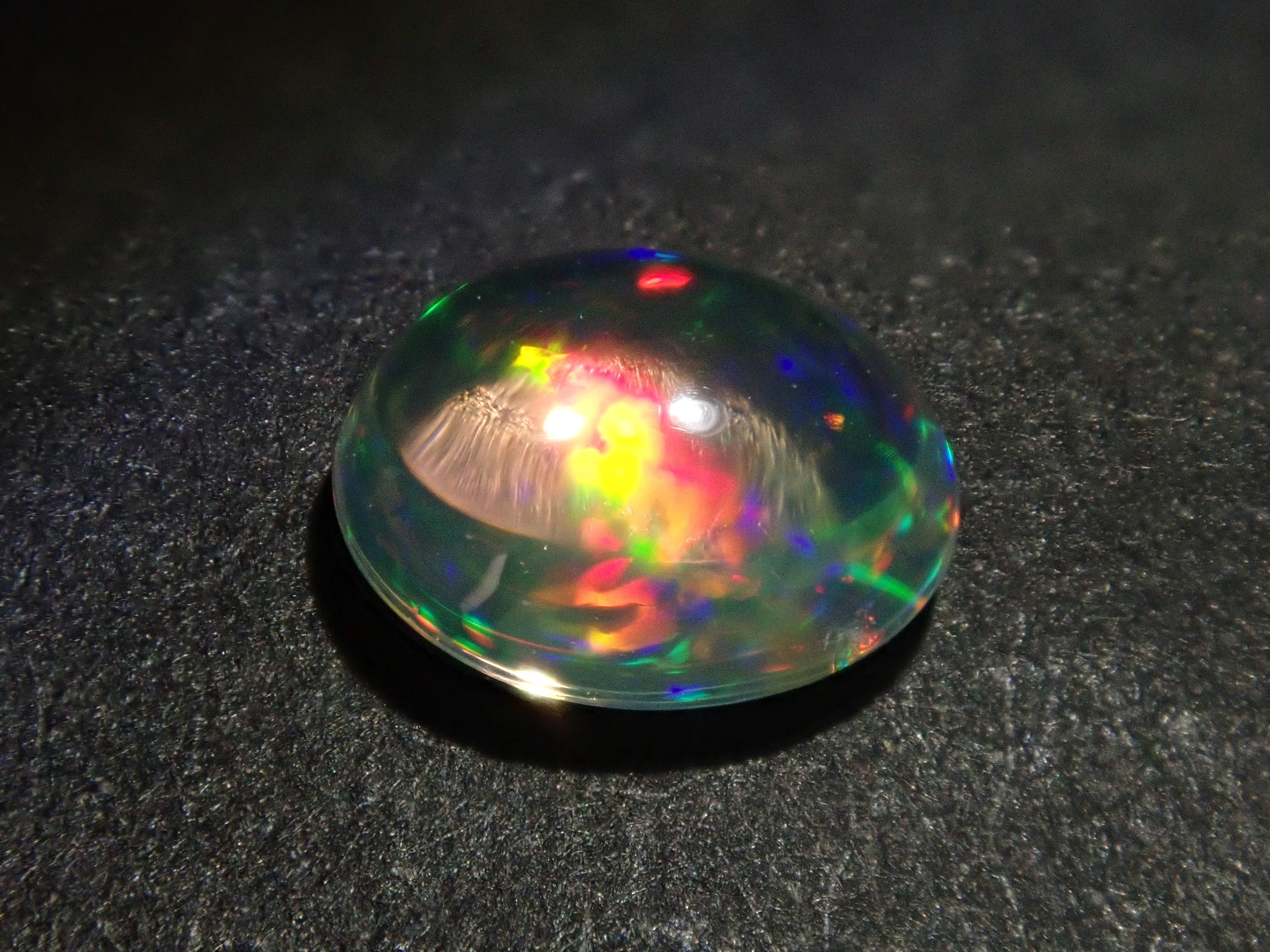 Limited to 8 stones: 1 Mexican opal loose stone (fire opal, water opal) Discounts for multiple purchases For beginners