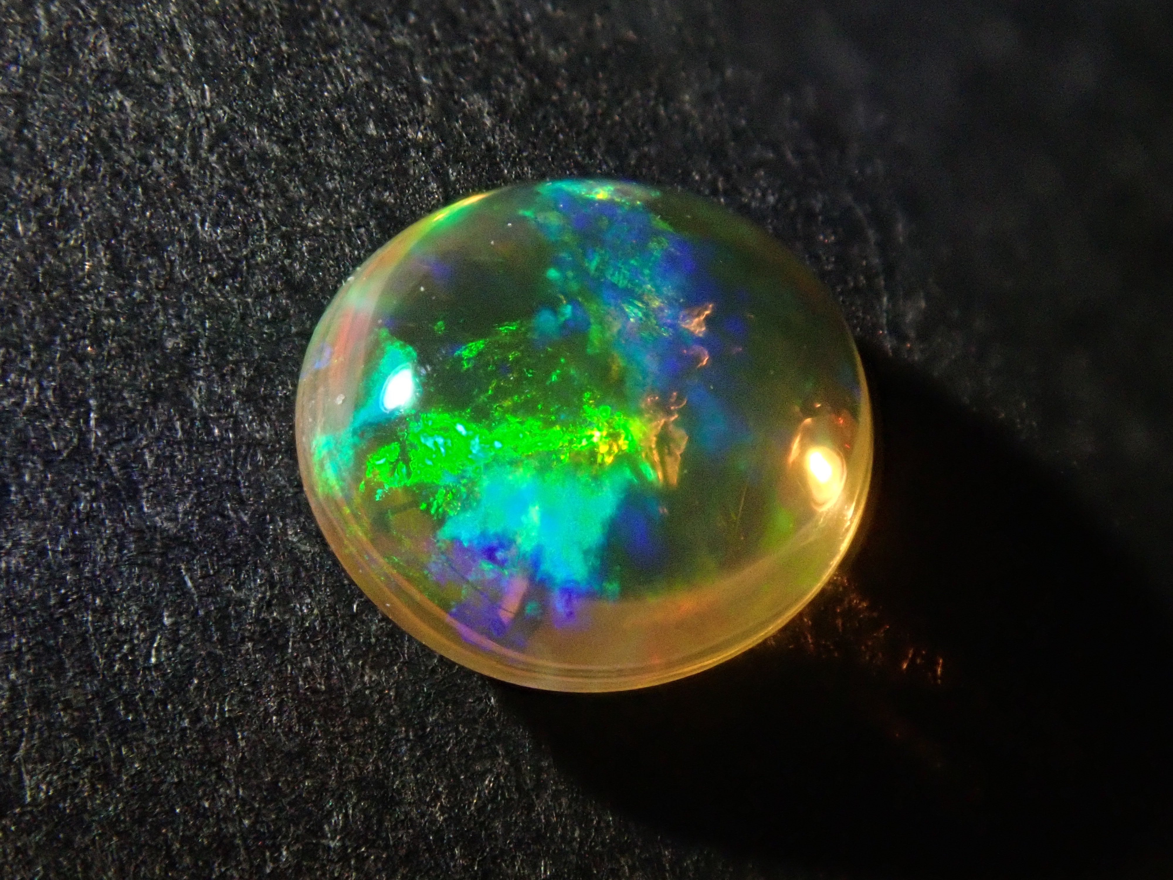 Limited to 8 stones: 1 Mexican opal loose stone (fire opal, water opal) Discounts for multiple purchases For beginners