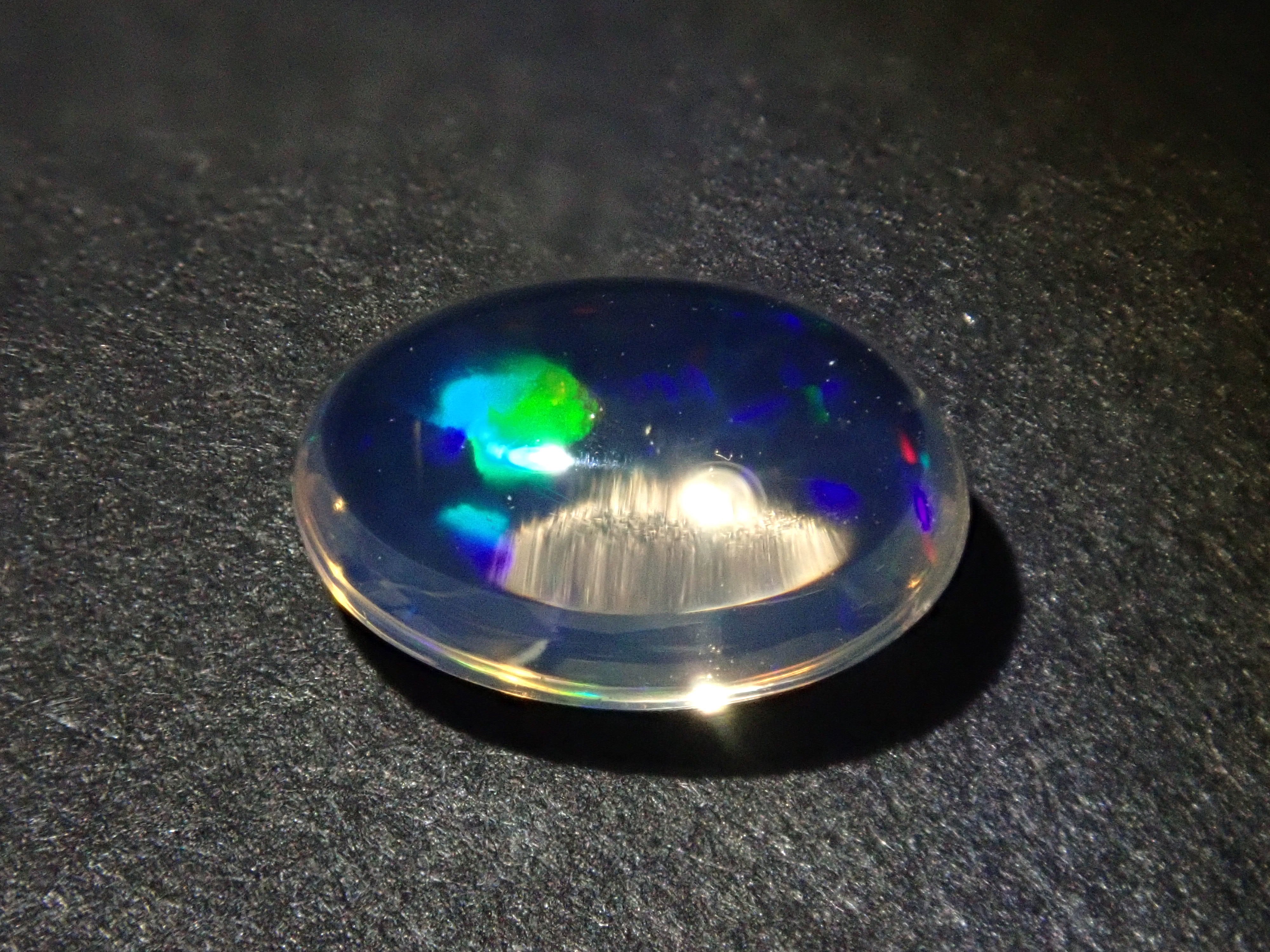 Limited to 8 stones: 1 Mexican opal loose stone (fire opal, water opal) Discounts for multiple purchases For beginners