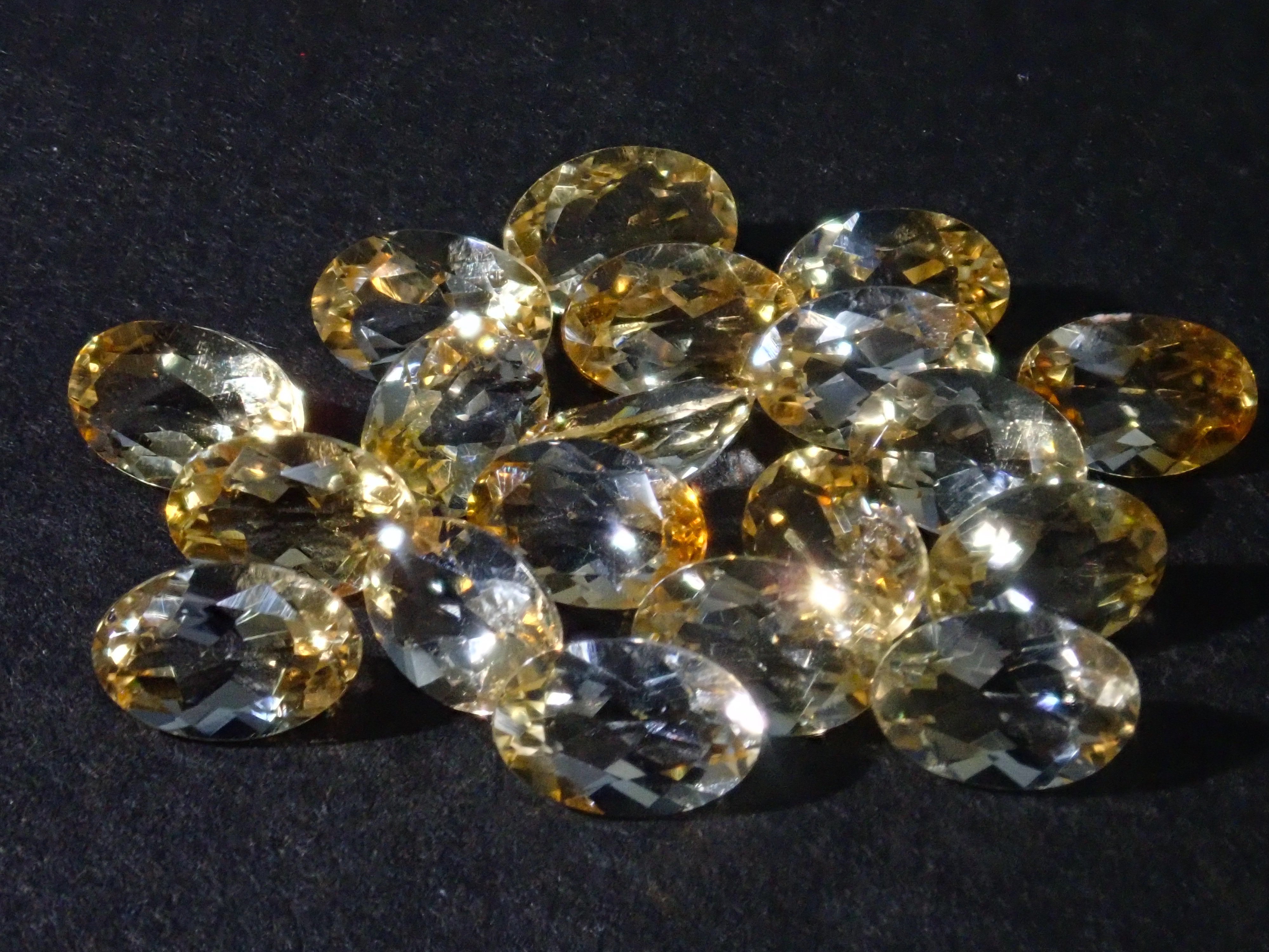 Brazilian bicolor citrine 1 stone loose (November birthstone, 6 x 4 mm) {Multiple purchase discount available} {For beginners}