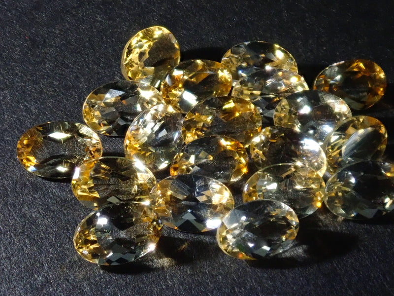 [On sale from 10pm on 4/6] {Limited to 19 stones} Brazilian bicolor citrine, 1 loose stone (November birthstone, 6 x 4mm) {Multiple purchase discounts available} {For beginners}