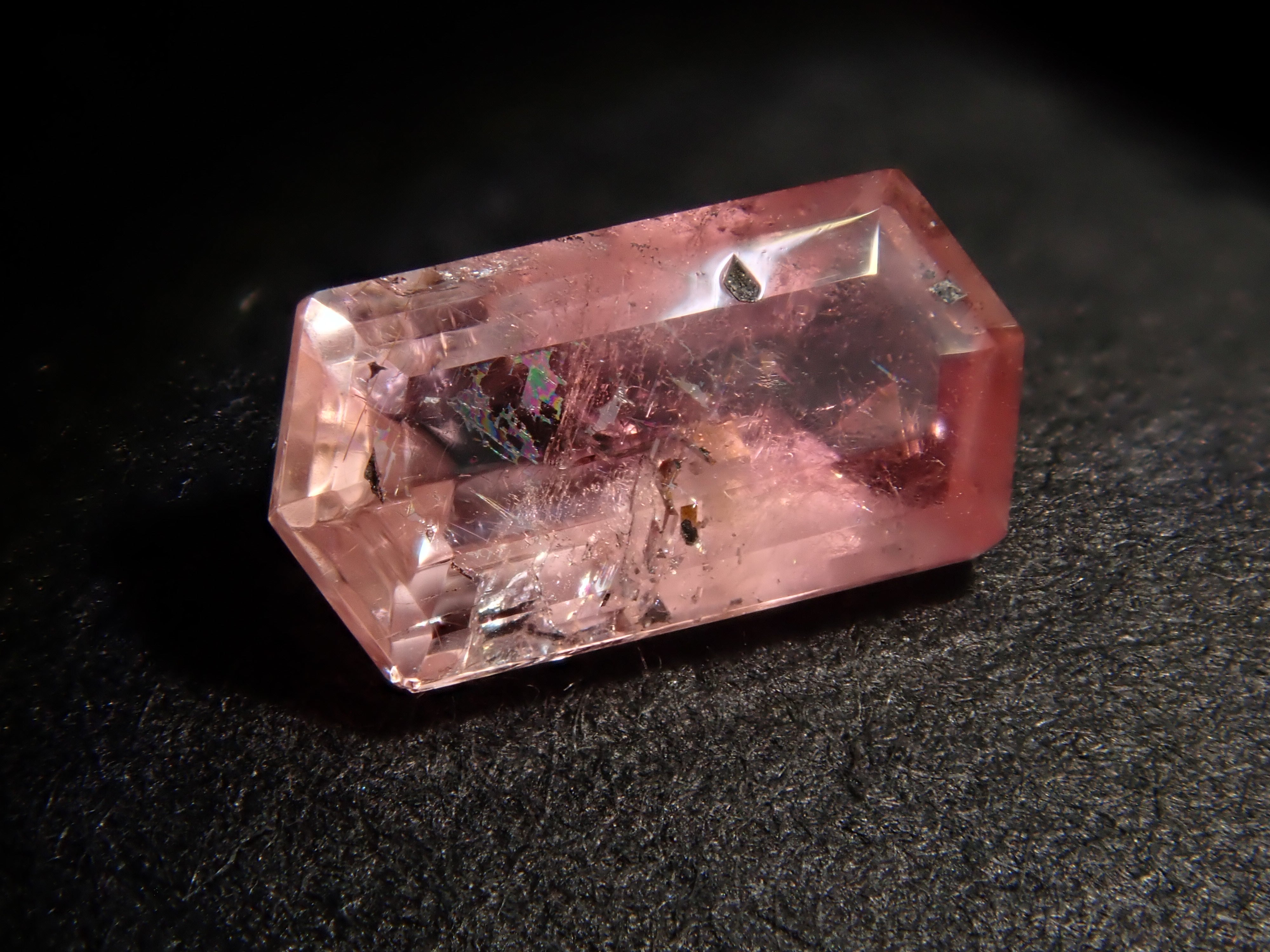 抽選販売0415_07　ブラジル産ピンクユークレース 0.310ctルース 産地付き鑑別書