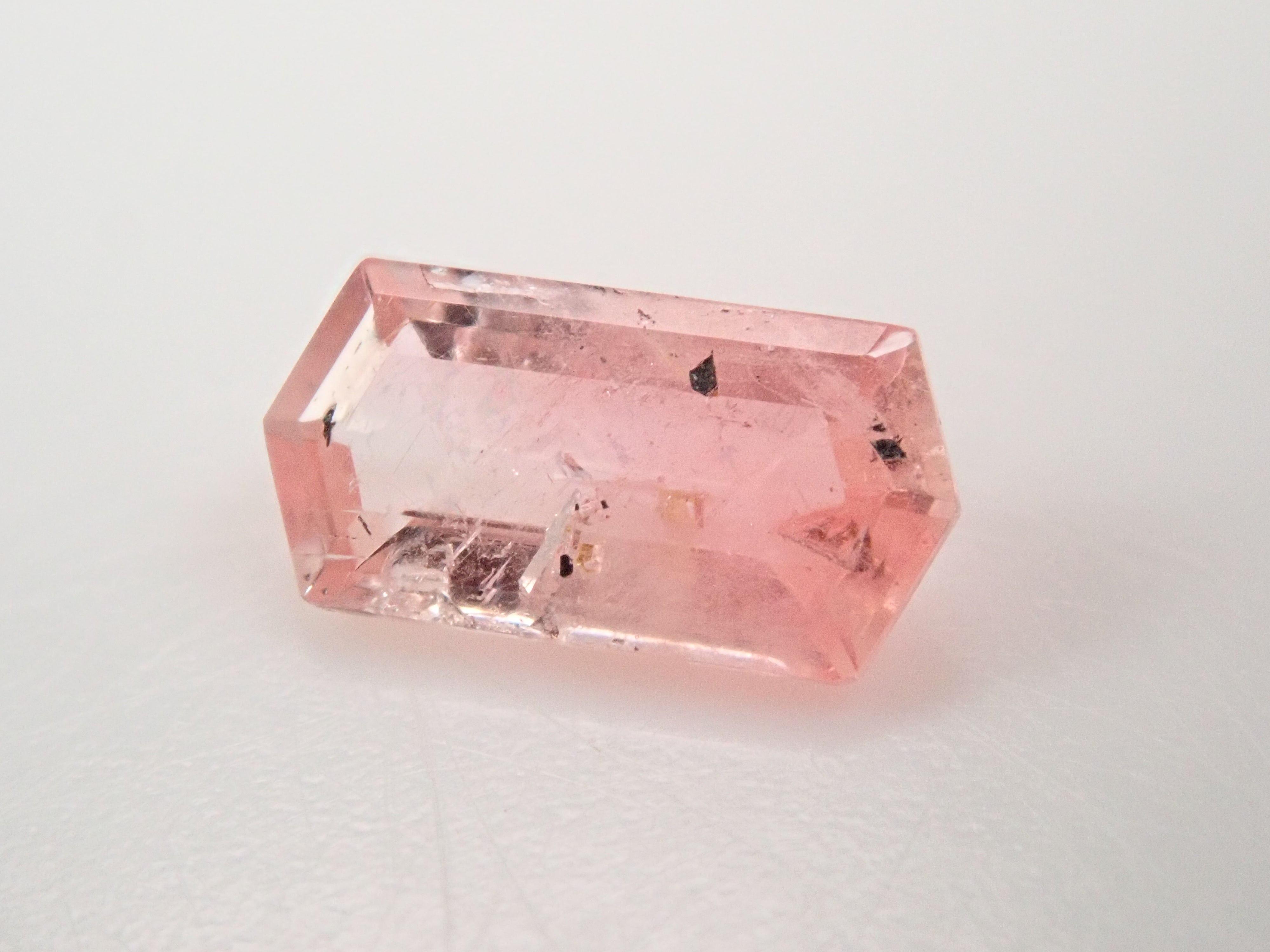 抽選販売0415_07　ブラジル産ピンクユークレース 0.310ctルース 産地付き鑑別書