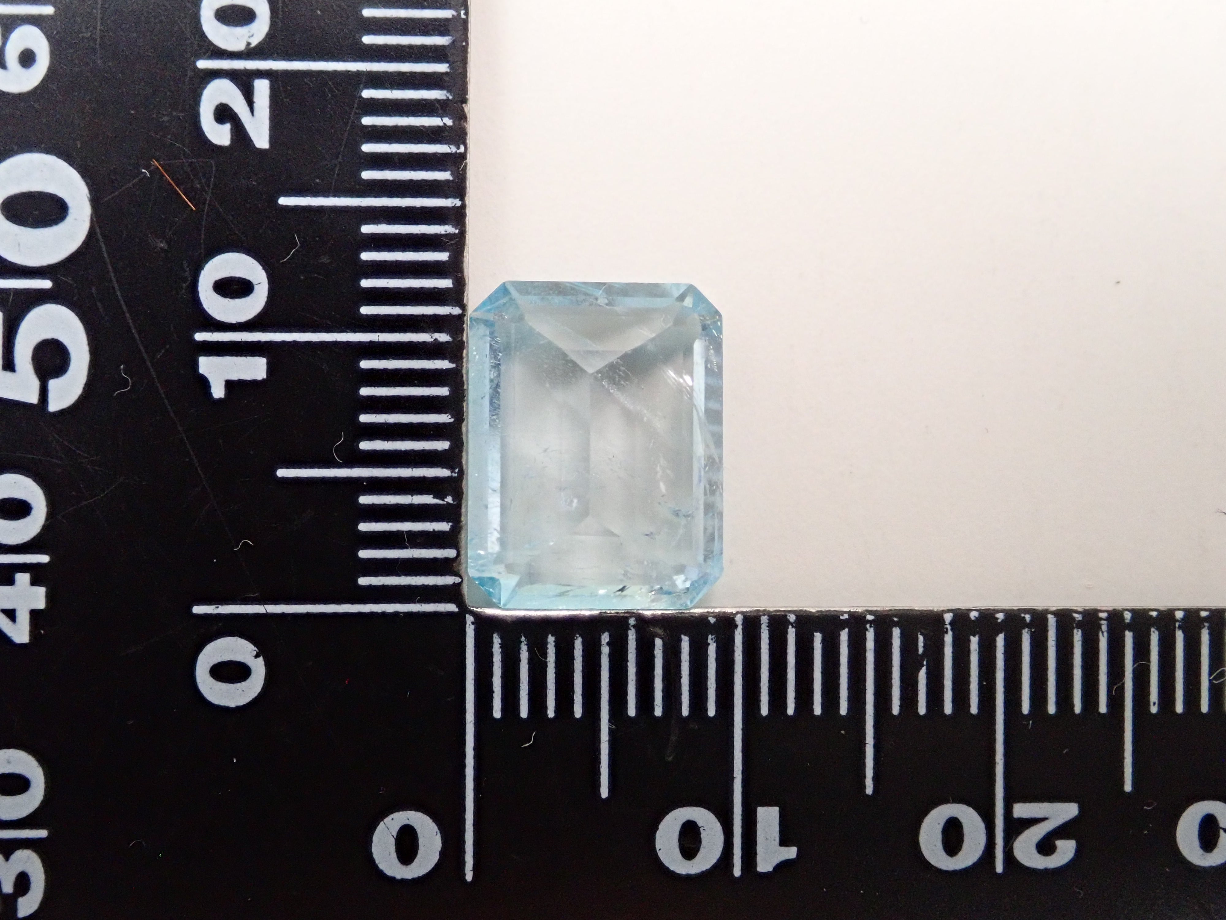 【12562699掲載】コロンビア産ユークレース 5.223ctルース